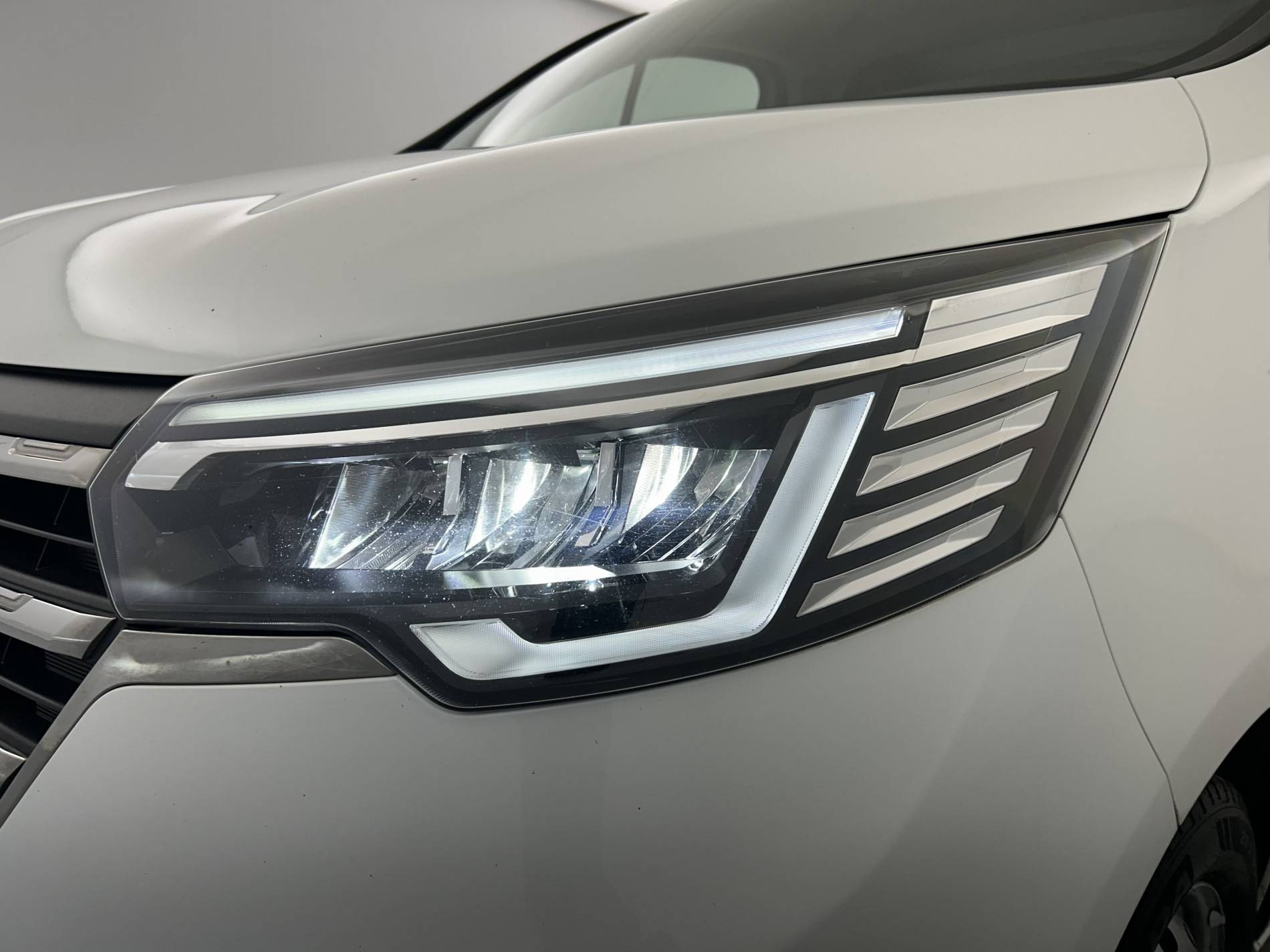 Vente en ligne Renault Trafic 3 Fourgon TRAFIC FGN L1H1 2800 KG BLUE DCI 130 au prix de 19 490 €