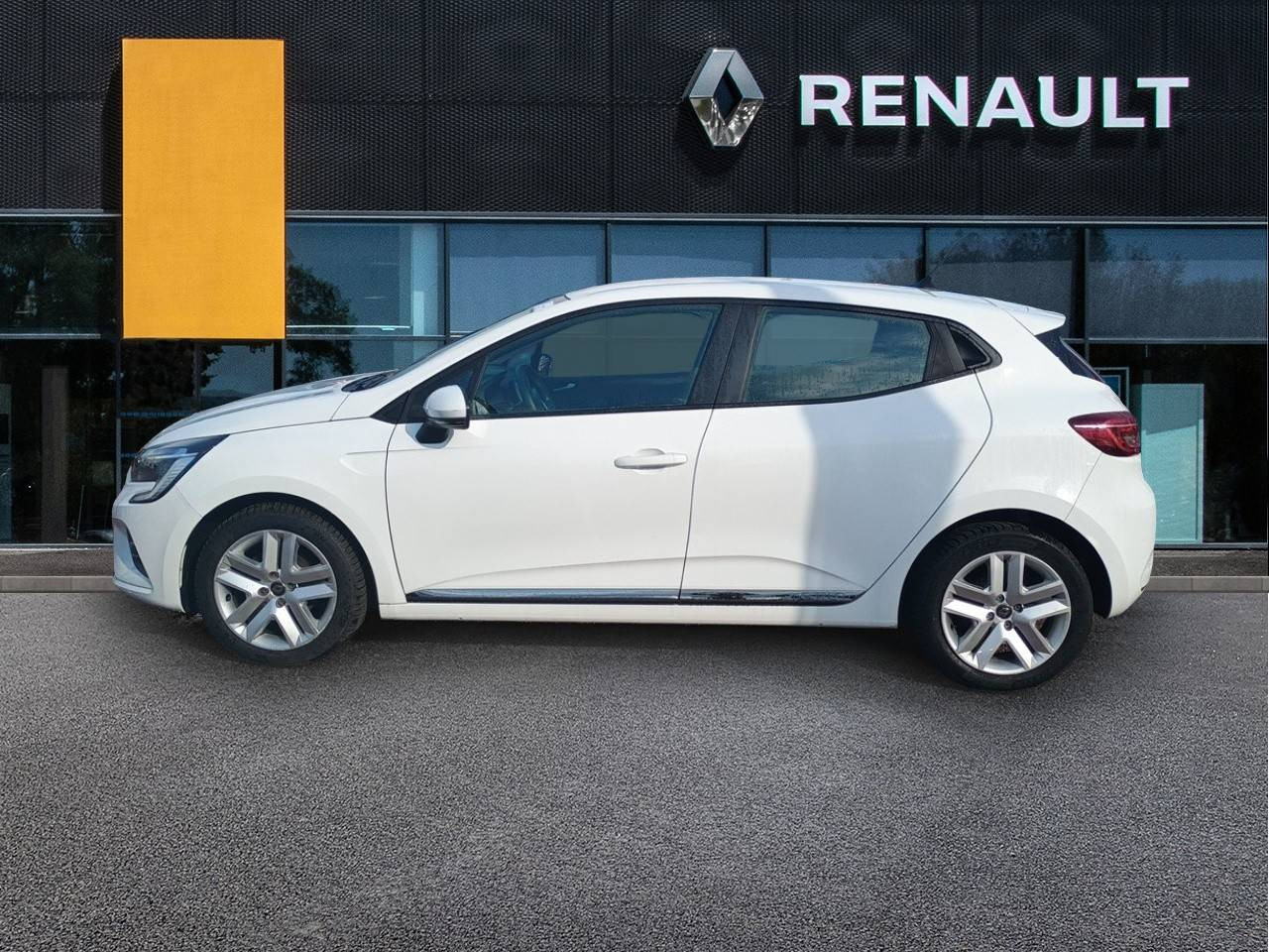 Vente en ligne Renault Clio 5 Clio SCe 65 - 21N au prix de 12 490 €