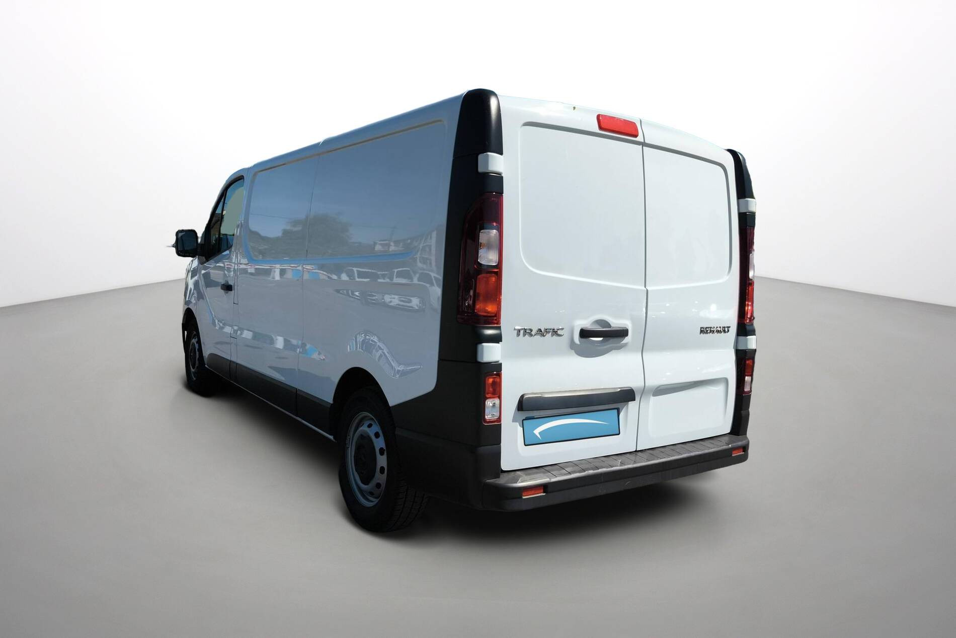Vente en ligne Renault Trafic 3 Fourgon TRAFIC FGN L2H1 3000 KG BLUE DCI 130 au prix de 23 700 €