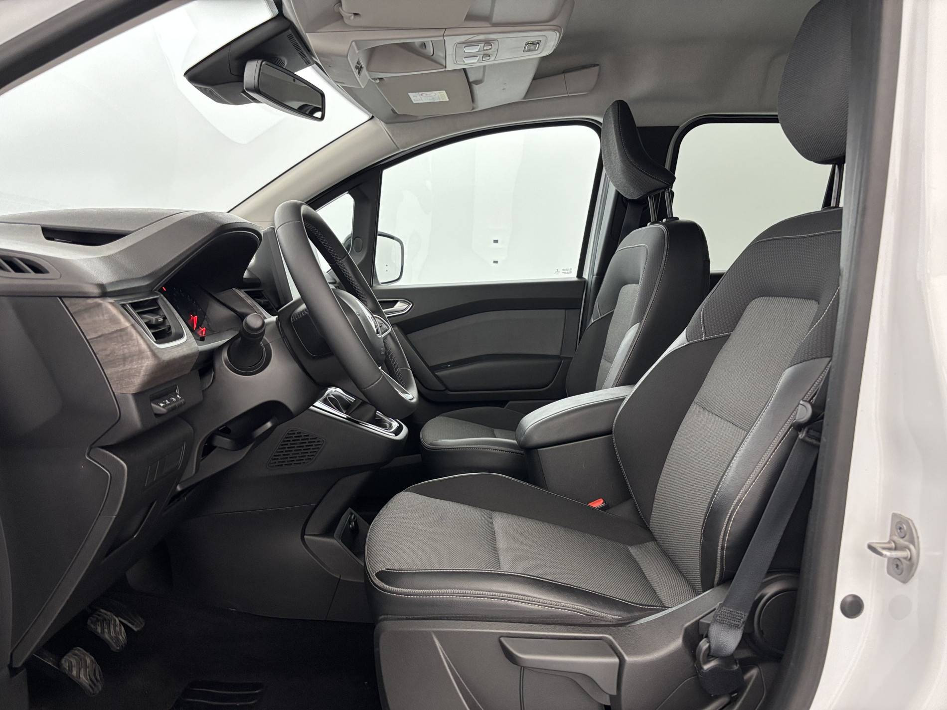 Vente en ligne Renault Kangoo  Blue dCi 95 au prix de 23 890 €