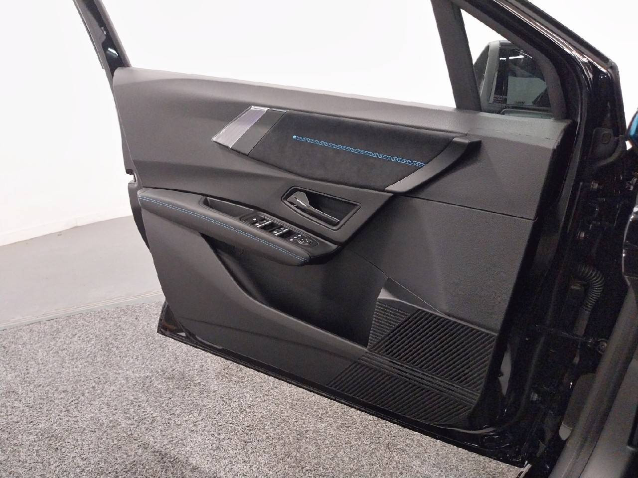 Vente en ligne Renault Clio 6 Clio E-Tech full hybrid 160 ch au prix de 50 000 €