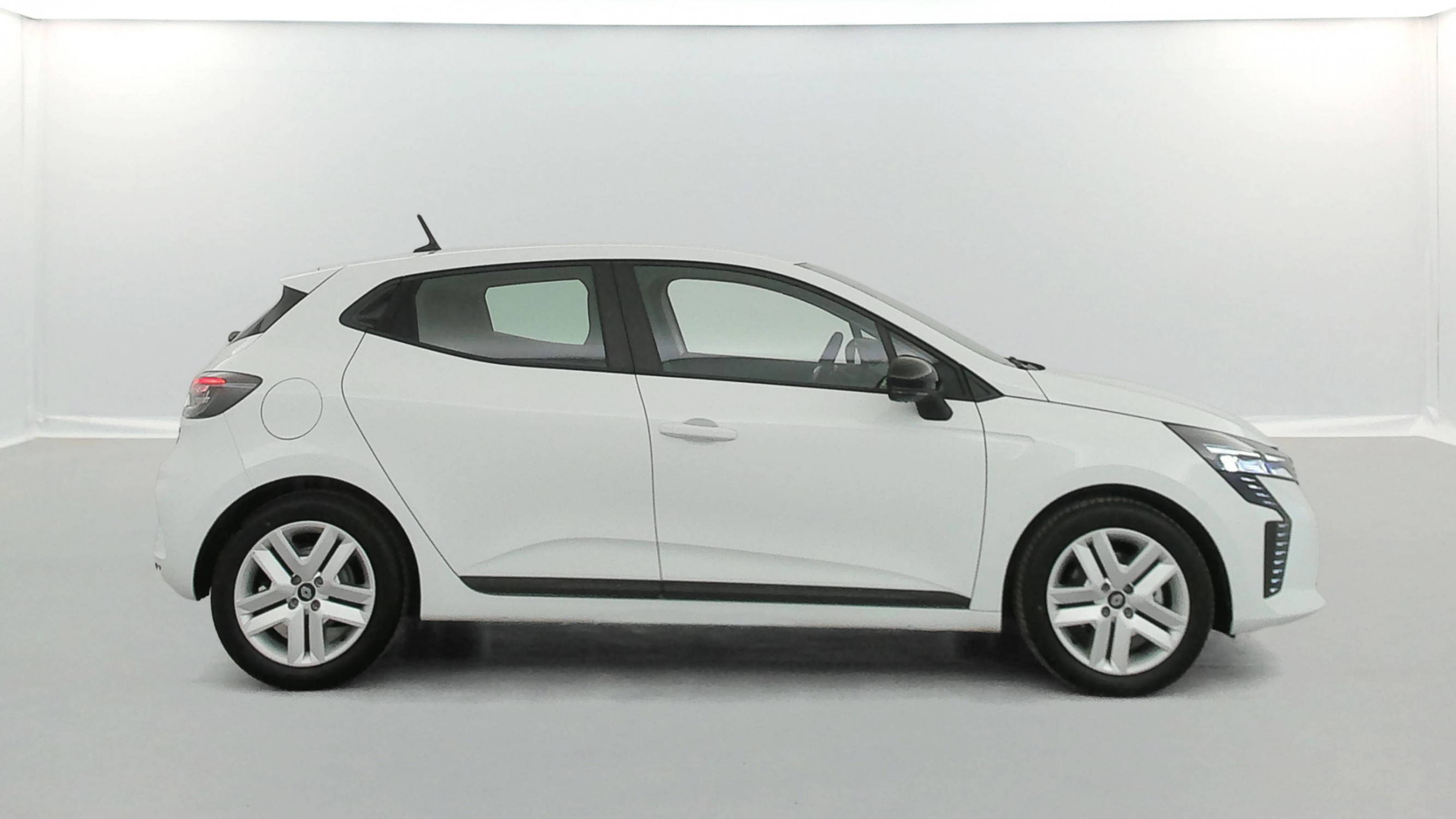 Vente en ligne Renault Clio 5 Clio E-Tech full hybrid 145 ch GSR2 au prix de 20 990 €