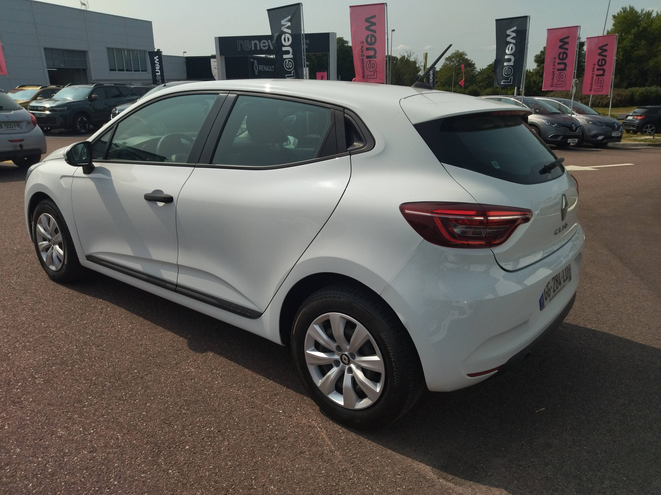 Vente en ligne Renault Clio 5 CLIO SOCIETE BLUE DCI 100 - 21N au prix de 12 061 €