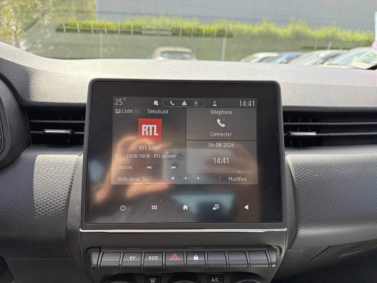Vente en ligne Renault Clio 5 Clio E-Tech full hybrid 145 au prix de 16 990 €