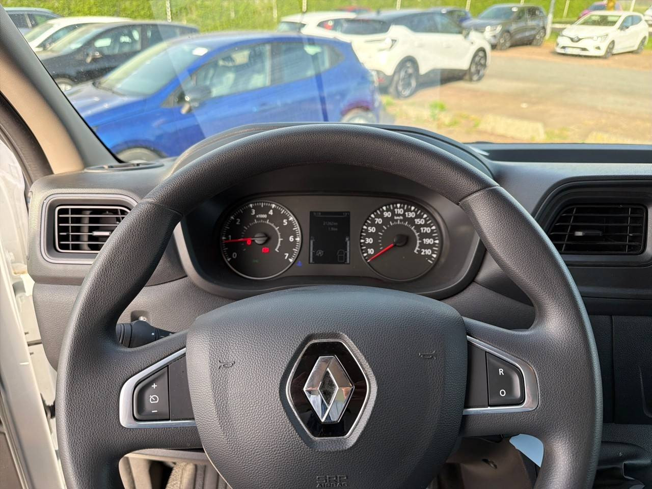 Vente en ligne Renault Master 3 Châssis Cabine MASTER PHC TRAC F3500 L3H1 BLUE DCI 145 EURO VI au prix de 29 990 €