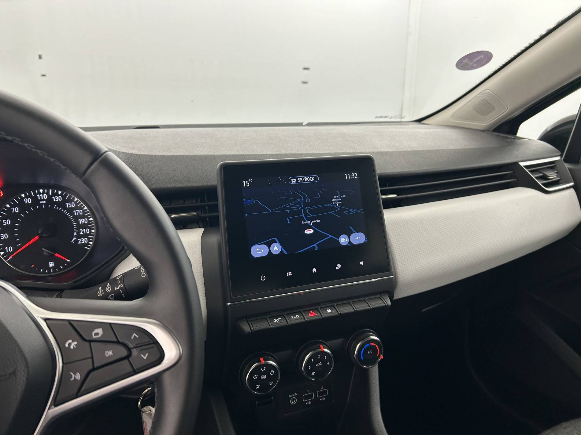 Vente en ligne Renault Clio 5 Clio TCe 90 au prix de 14 690 €