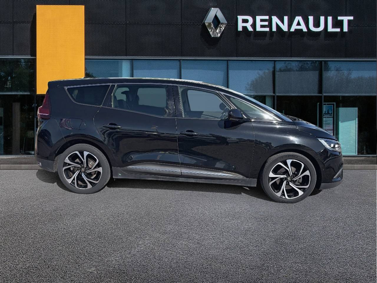 Vente en ligne Renault Grand Scenic 4 Grand Scenic Blue dCi 120 EDC au prix de 15 990 €