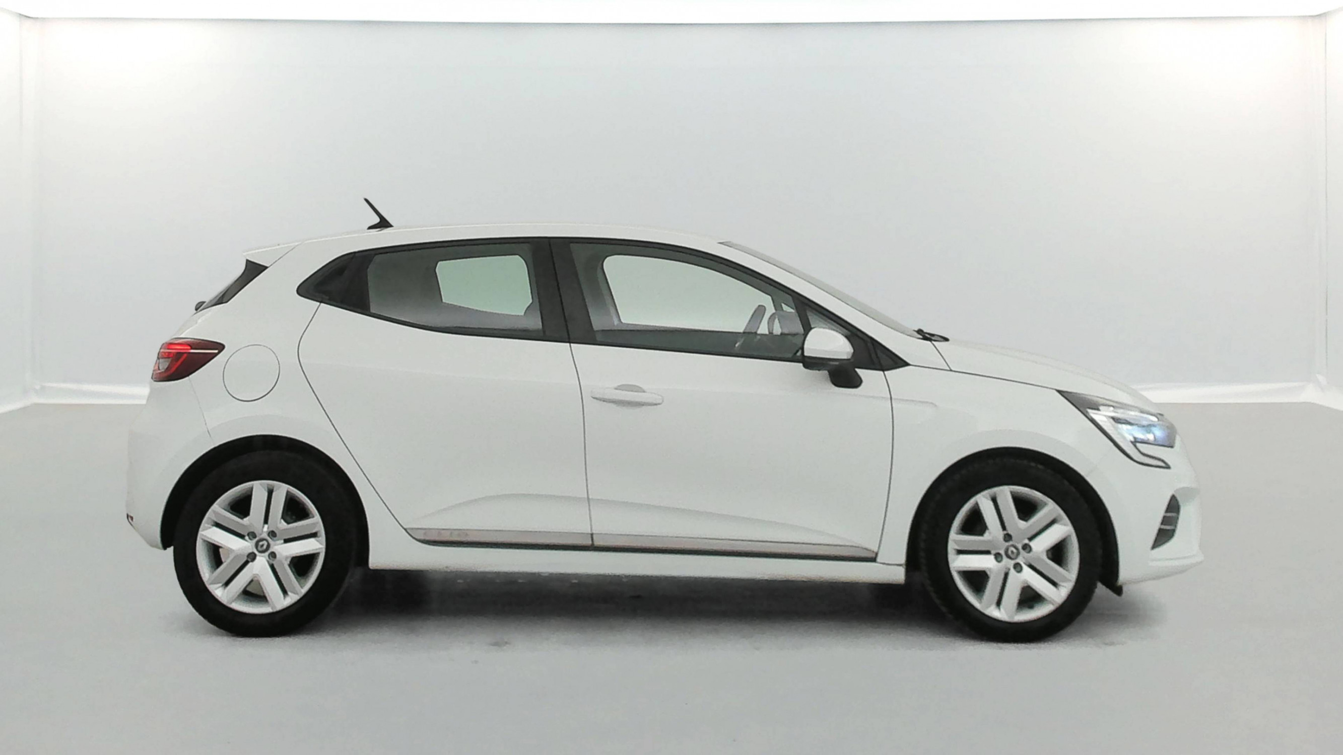 Vente en ligne Renault Clio 5 Clio TCe 90 - 21N au prix de 13 690 €