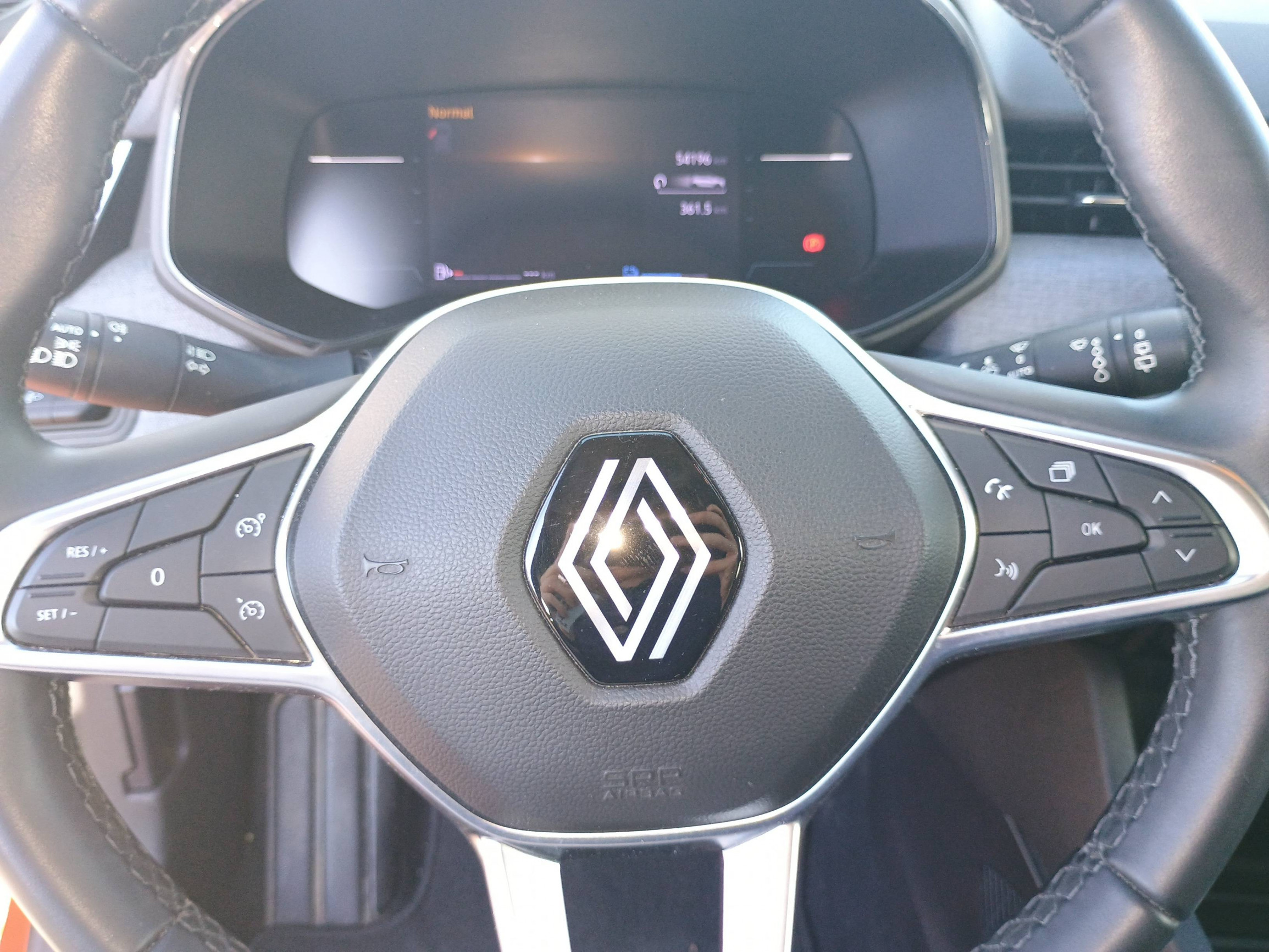 Vente en ligne Renault Clio 5 Clio E-Tech full hybrid 145 au prix de 16 300 €