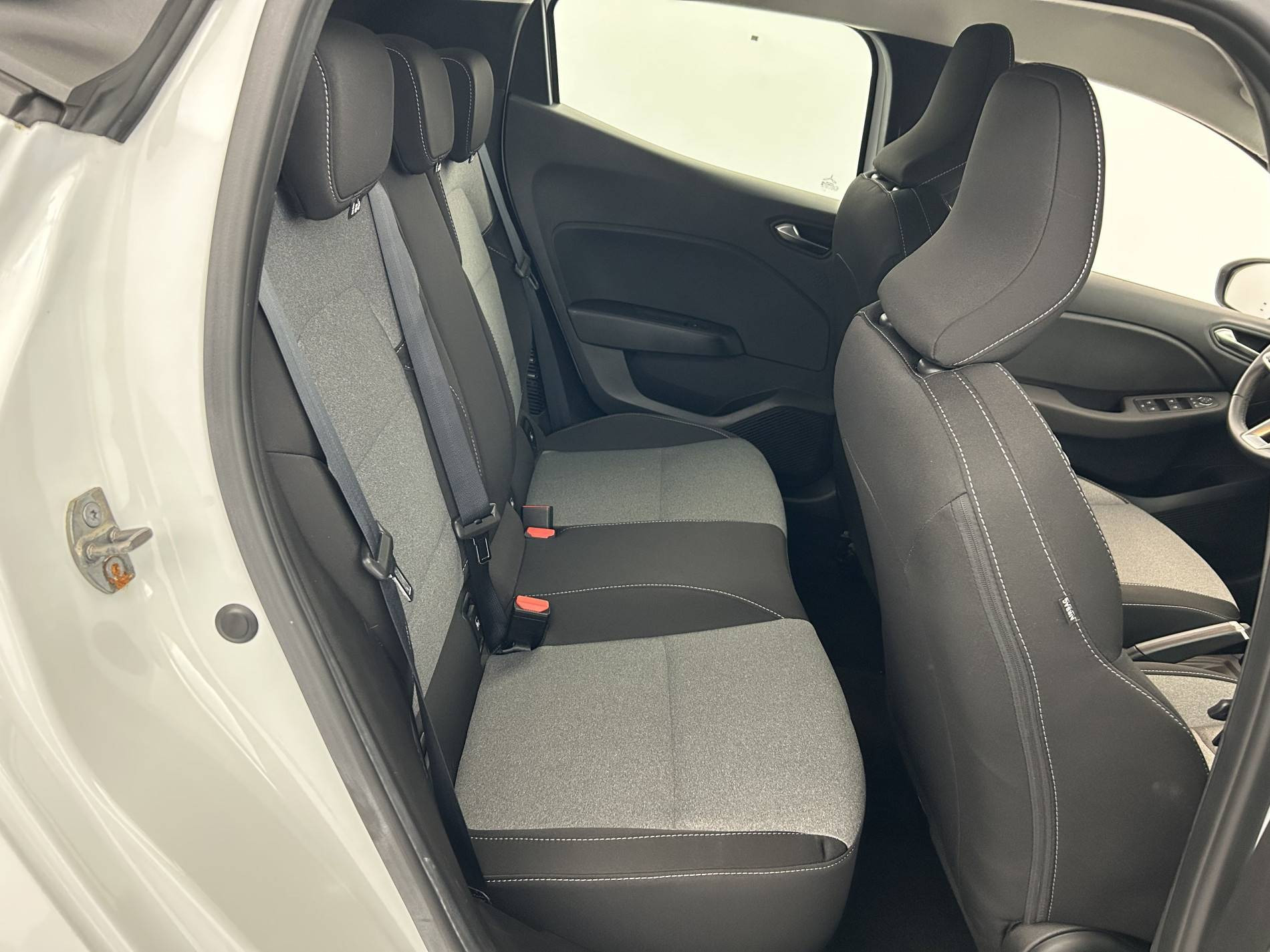 Vente en ligne Renault Clio 5 Clio E-Tech full hybrid 145 au prix de 18 290 €