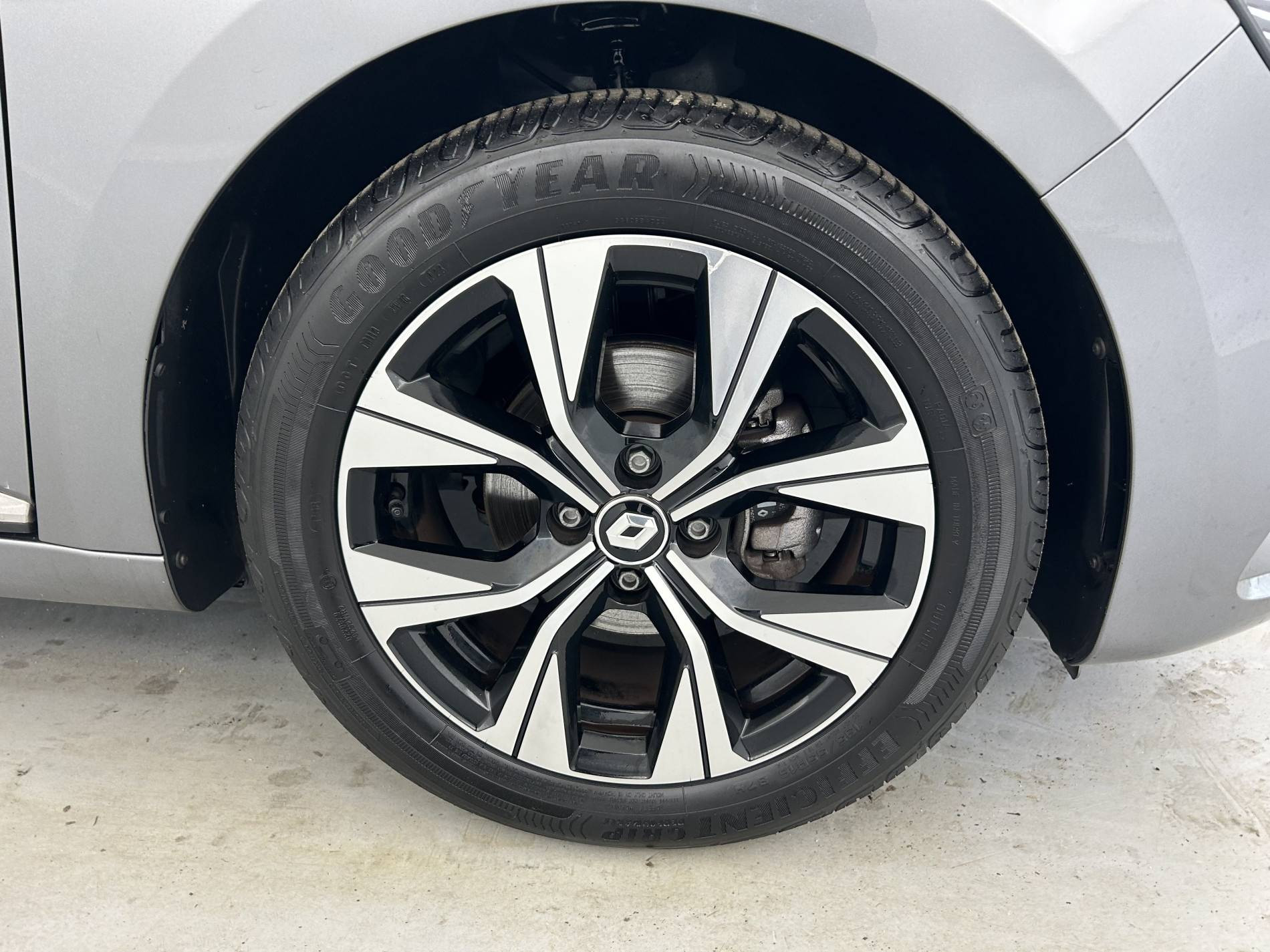 Vente en ligne Renault Clio 5 Clio TCe 90 au prix de 15 490 €