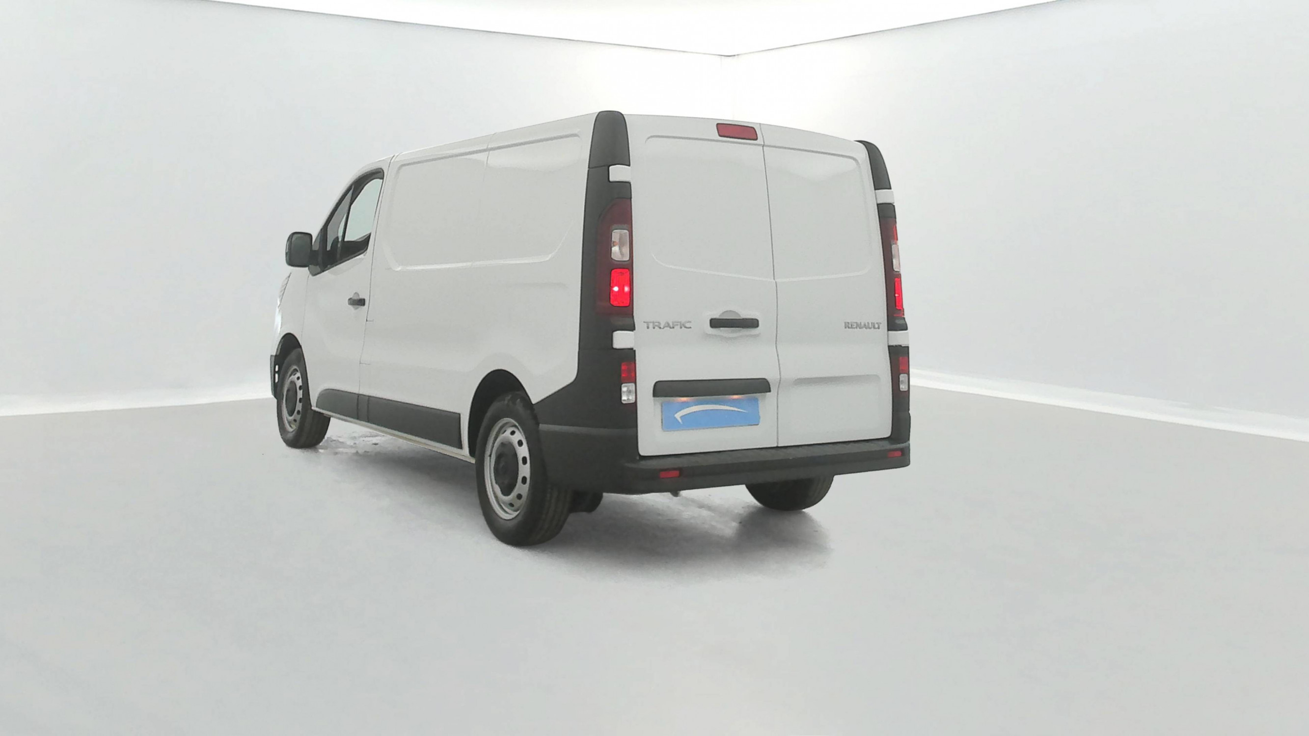 Vente en ligne Renault Trafic 3 Fourgon TRAFIC FG BLUE DCI 130 L1H1 3T GSR2 au prix de 23 790 €