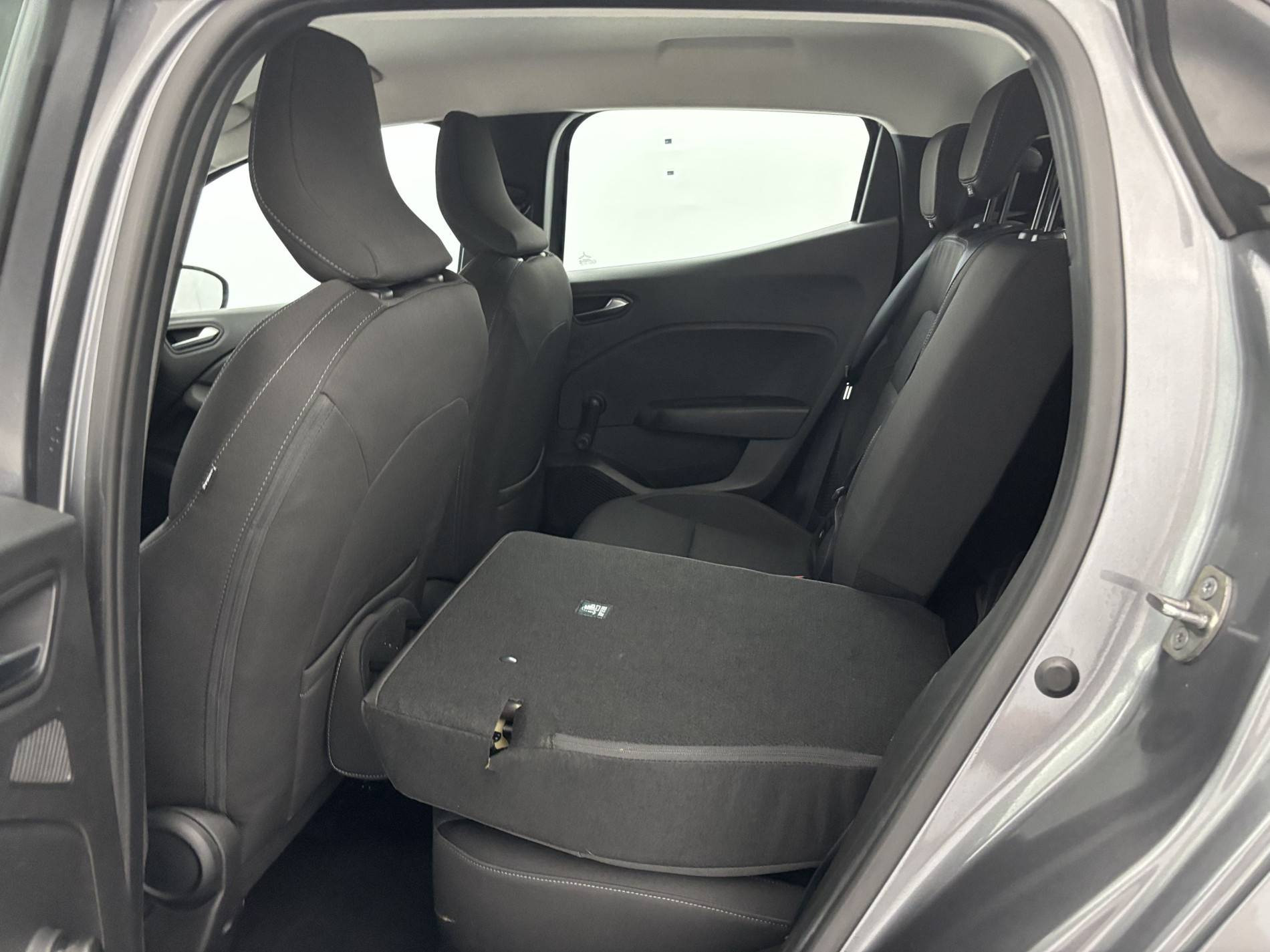 Vente en ligne Renault Clio 5 Clio E-Tech full hybrid 145 au prix de 14 990 €