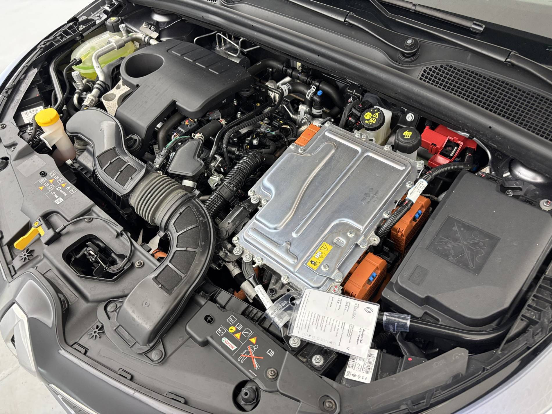 Vente en ligne Renault Clio 5 Clio E-Tech full hybrid 145 au prix de 16 990 €