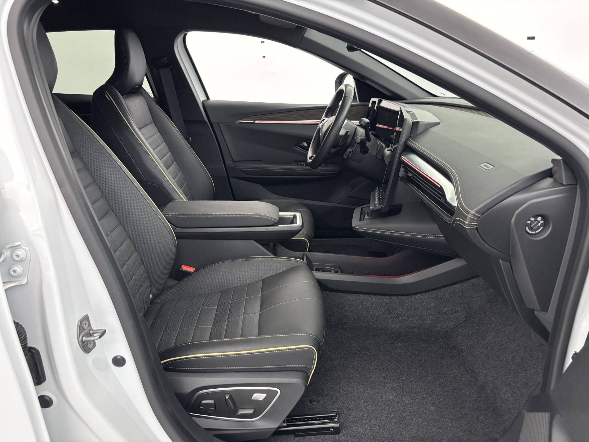 Vente en ligne Renault Megane E-Tech  EV60 220 ch super charge au prix de 26 990 €