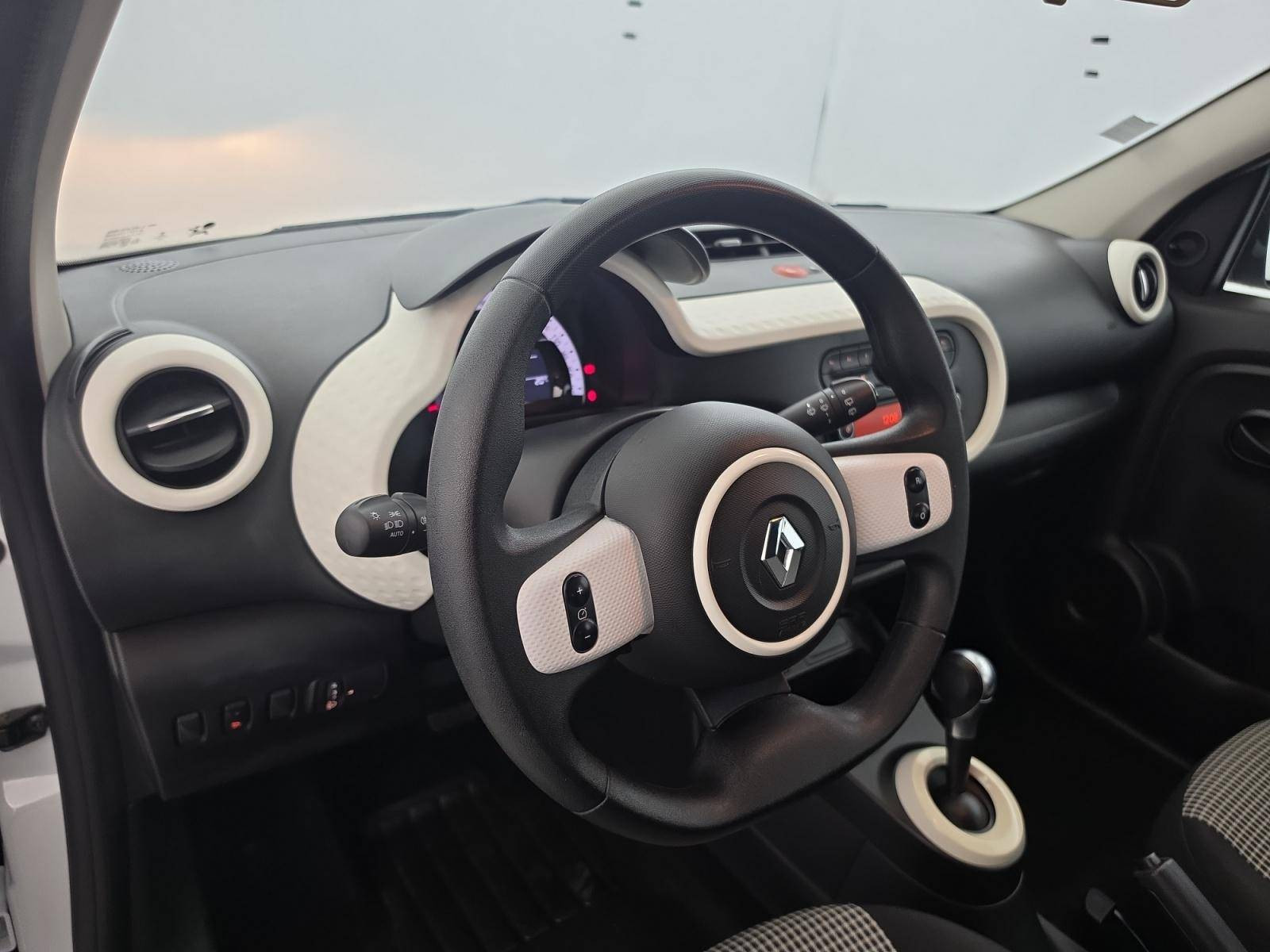 Vente en ligne Renault Twingo Electrique Twingo III E-Tech au prix de 10 950 €