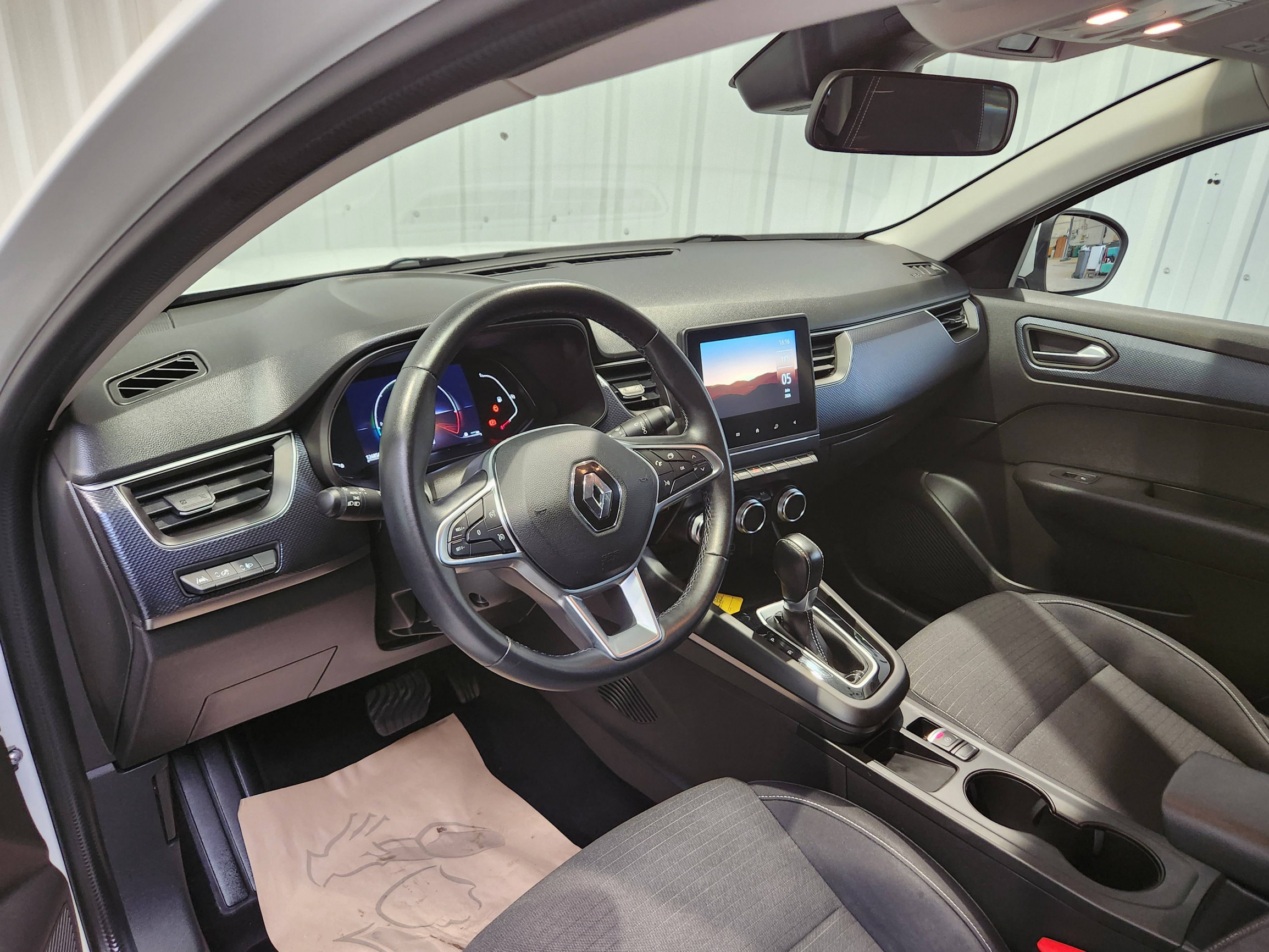 Vente en ligne Renault Arkana  E-Tech hybride 145 - 22 au prix de 15 999 €