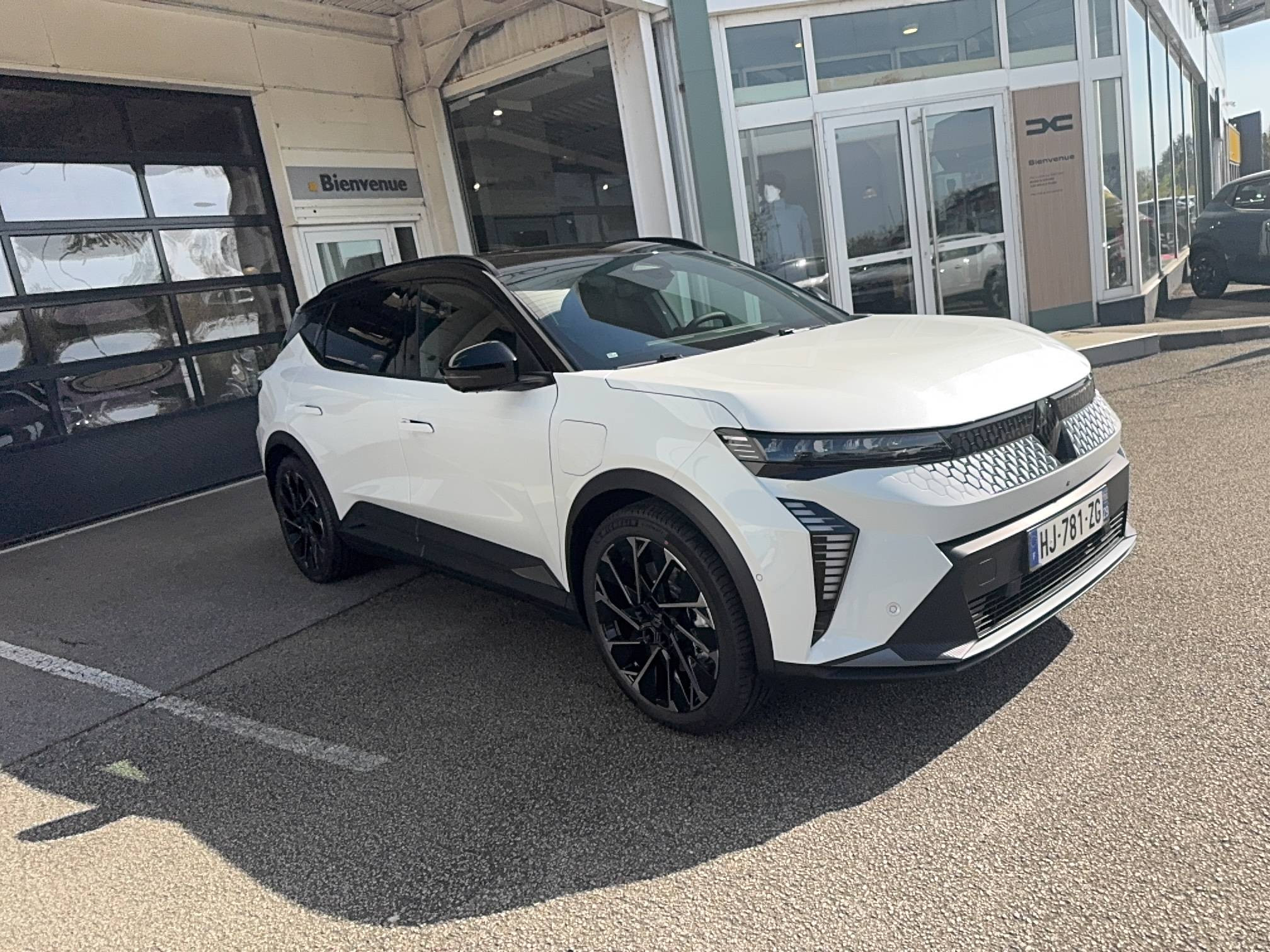 Vente en ligne Renault Scenic E-Tech  220 ch grande autonomie au prix de 47 990 €