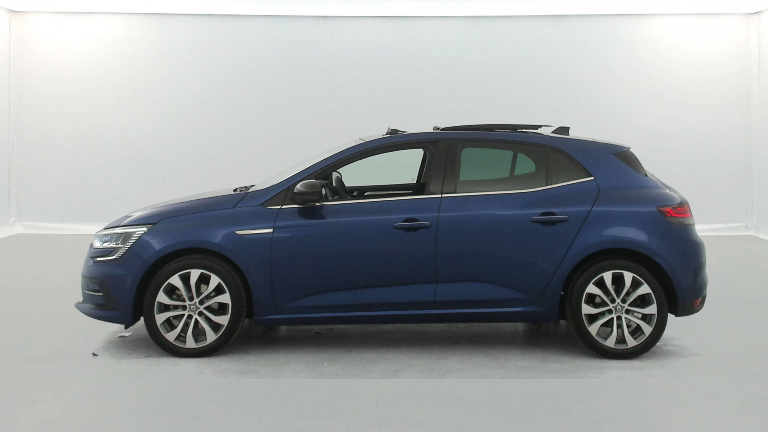 Vente en ligne Renault Megane 4  Blue dCi 115 EDC au prix de 20 990 €
