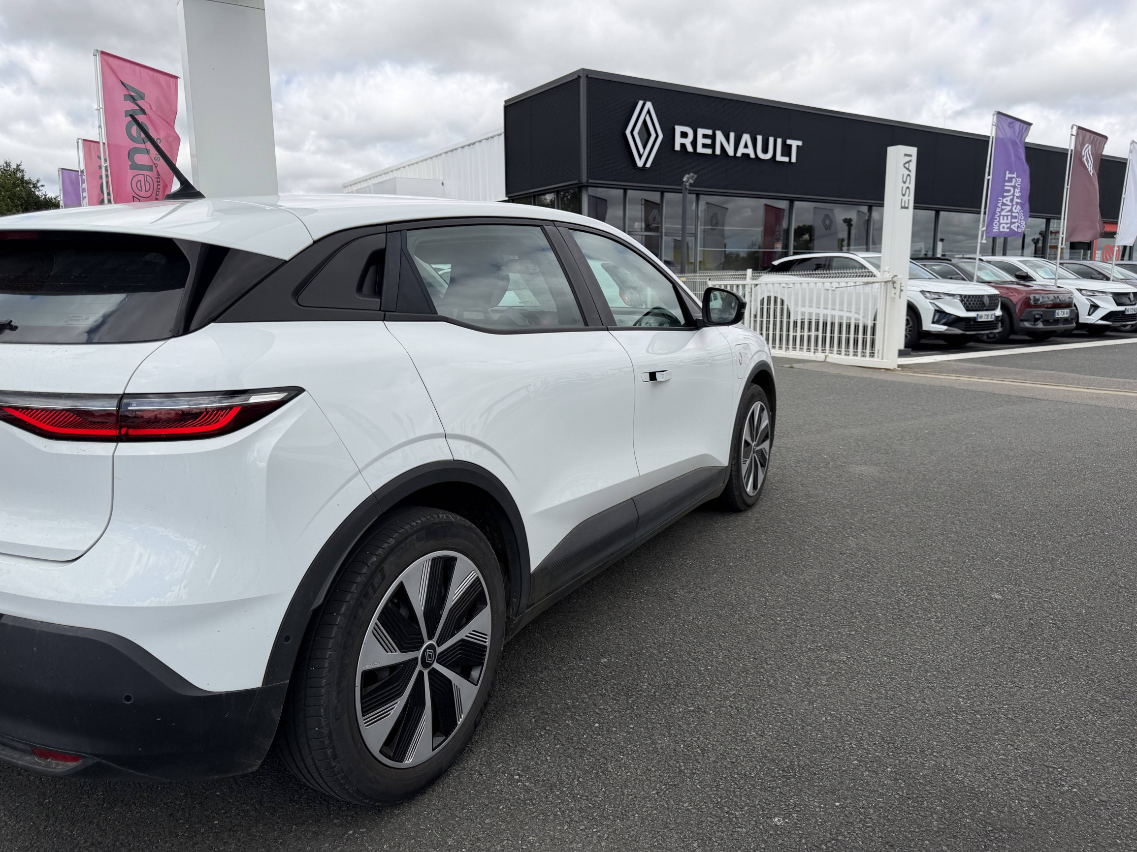 Vente en ligne Renault Megane E-Tech  ER EV60 130ch optimum charge au prix de 22 990 €