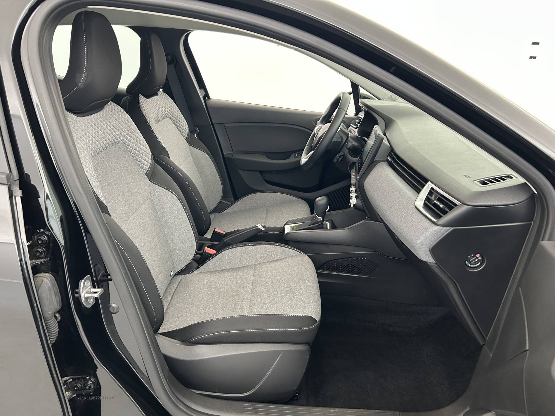Vente en ligne Renault Clio 5 Clio E-Tech full hybrid 145 au prix de 18 500 €