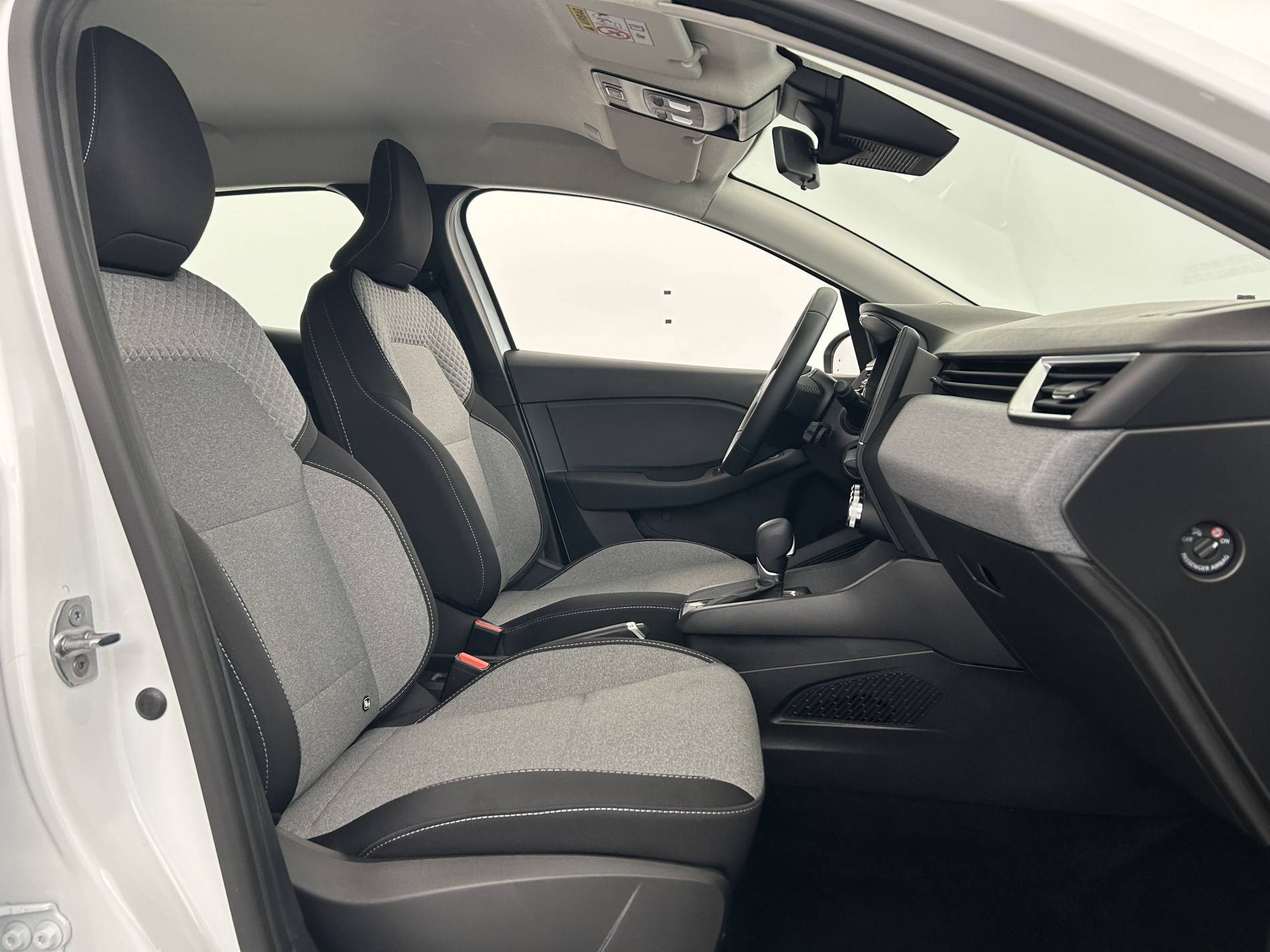 Vente en ligne Renault Clio 5 Clio E-Tech full hybrid 145 ch GSR2 au prix de 19 390 €