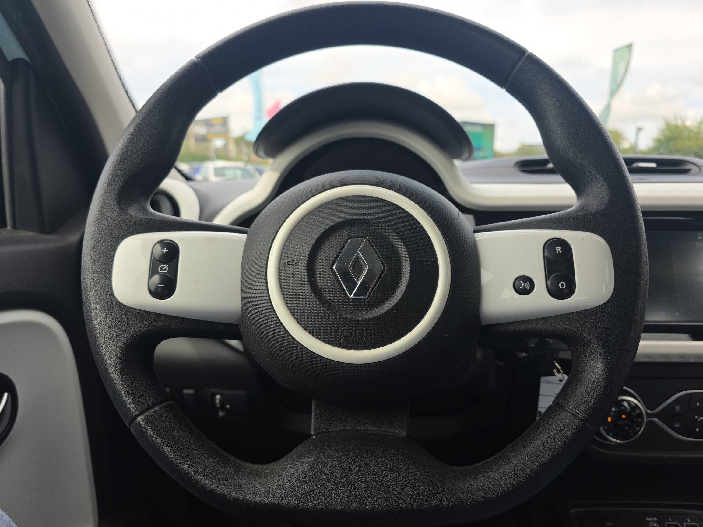 Vente en ligne Renault Twingo Electrique Twingo III E-Tech au prix de 11 990 €