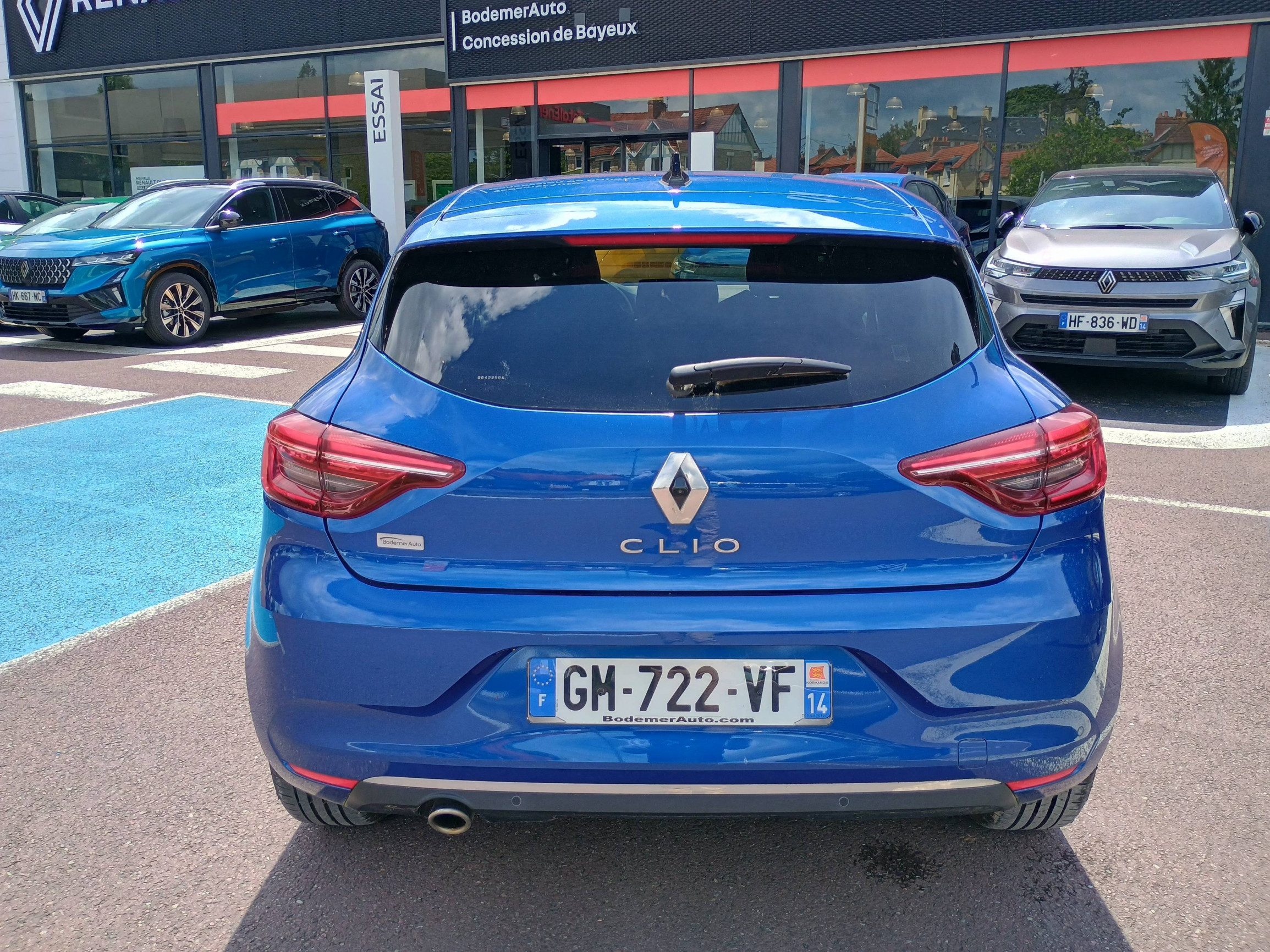 Vente en ligne Renault Clio 5 Clio TCe 90 au prix de 15 990 €