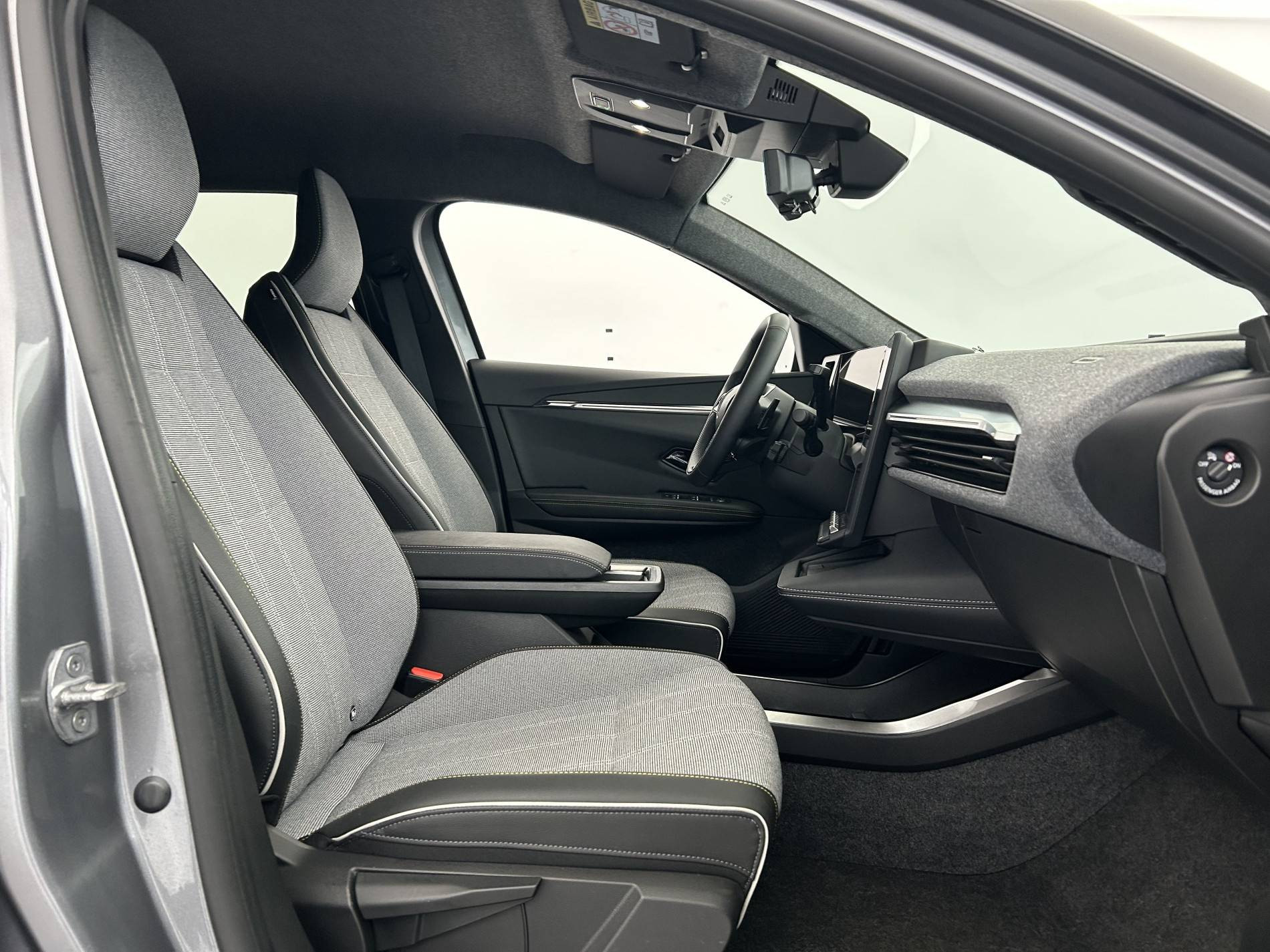 Vente en ligne Renault Scenic E-Tech  220 ch grande autonomie au prix de 37 990 €
