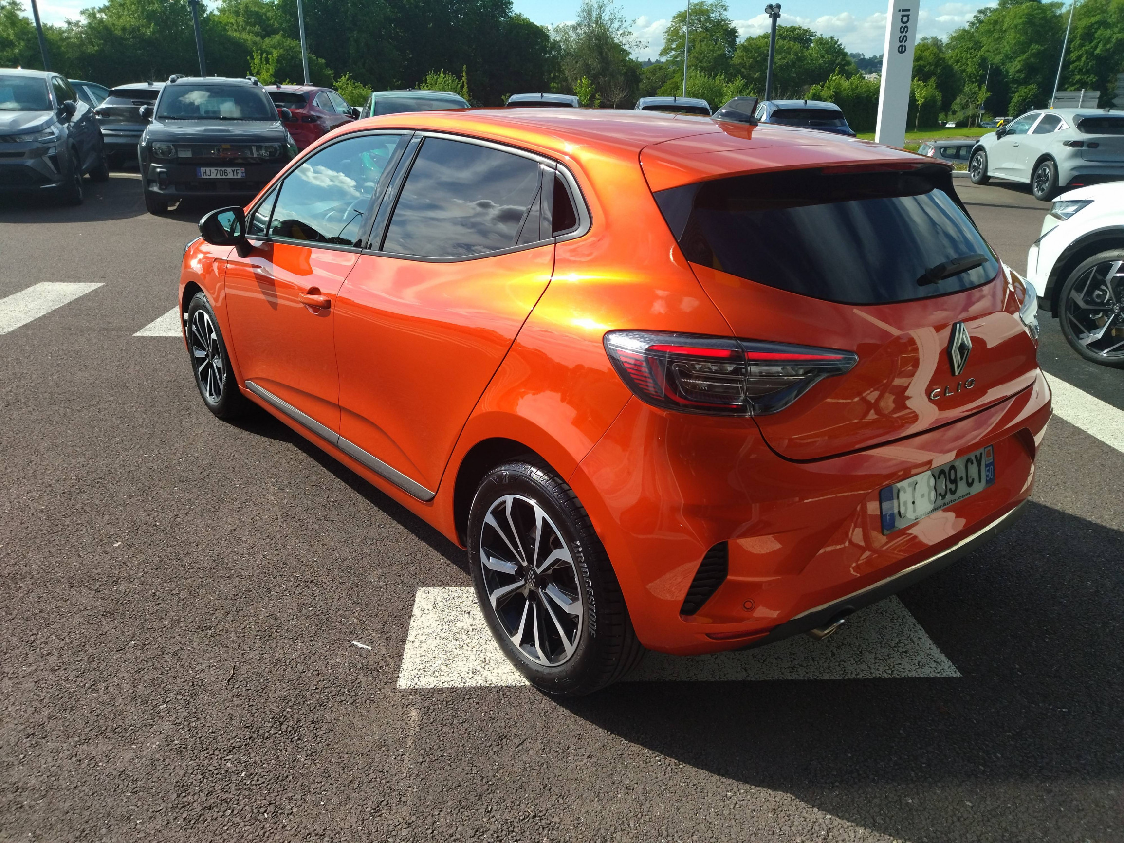 Vente en ligne Renault Clio 5 Clio TCe 90 au prix de 15 870 €