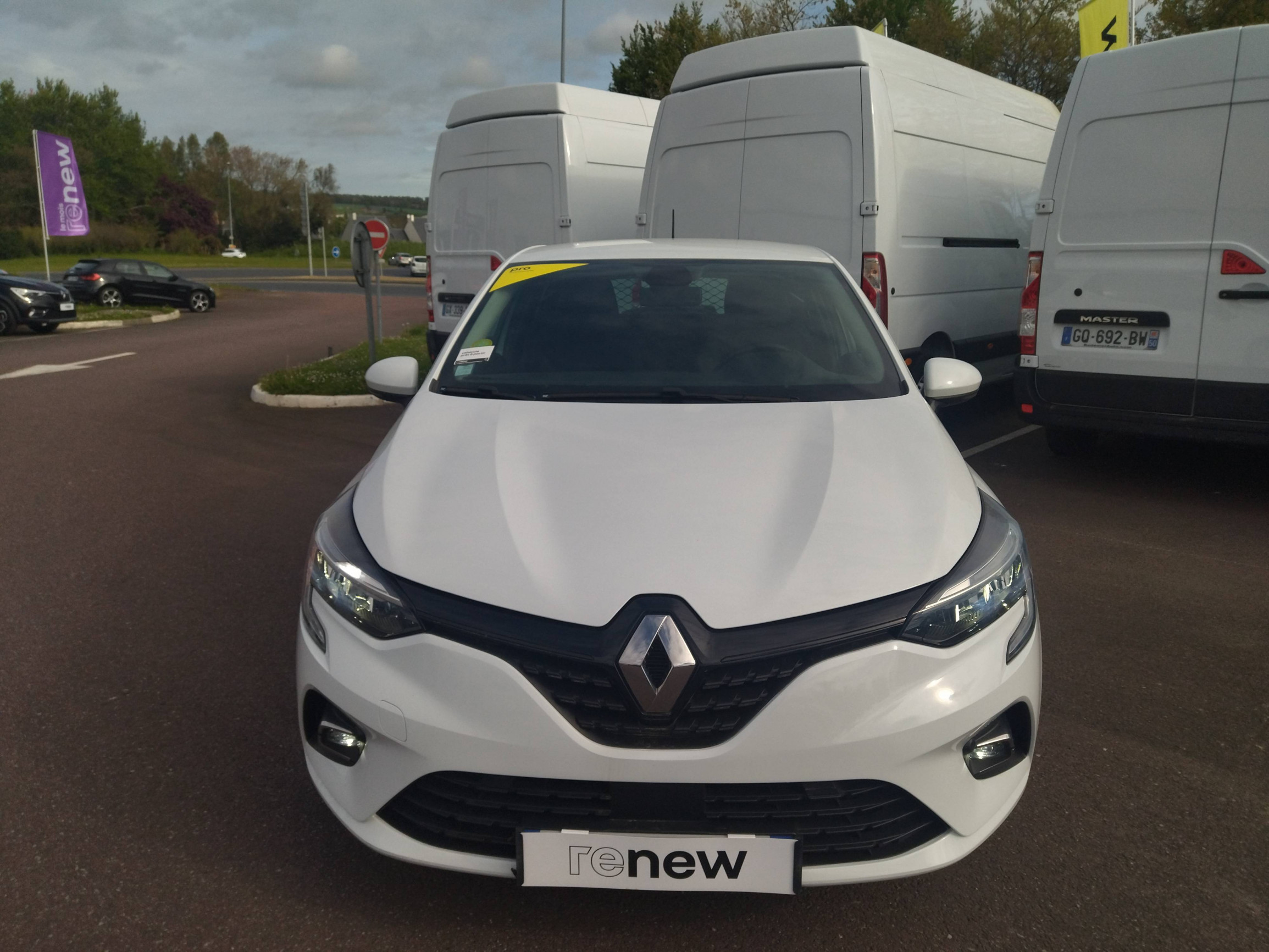 Vente en ligne Renault Clio 5 CLIO SOCIETE BLUE DCI 85 au prix de 12 588 €