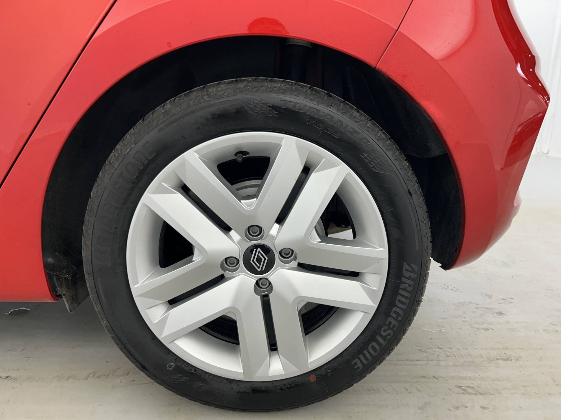 Vente en ligne Renault Clio 5 Clio E-Tech full hybrid 145 ch GSR2 au prix de 19 590 €