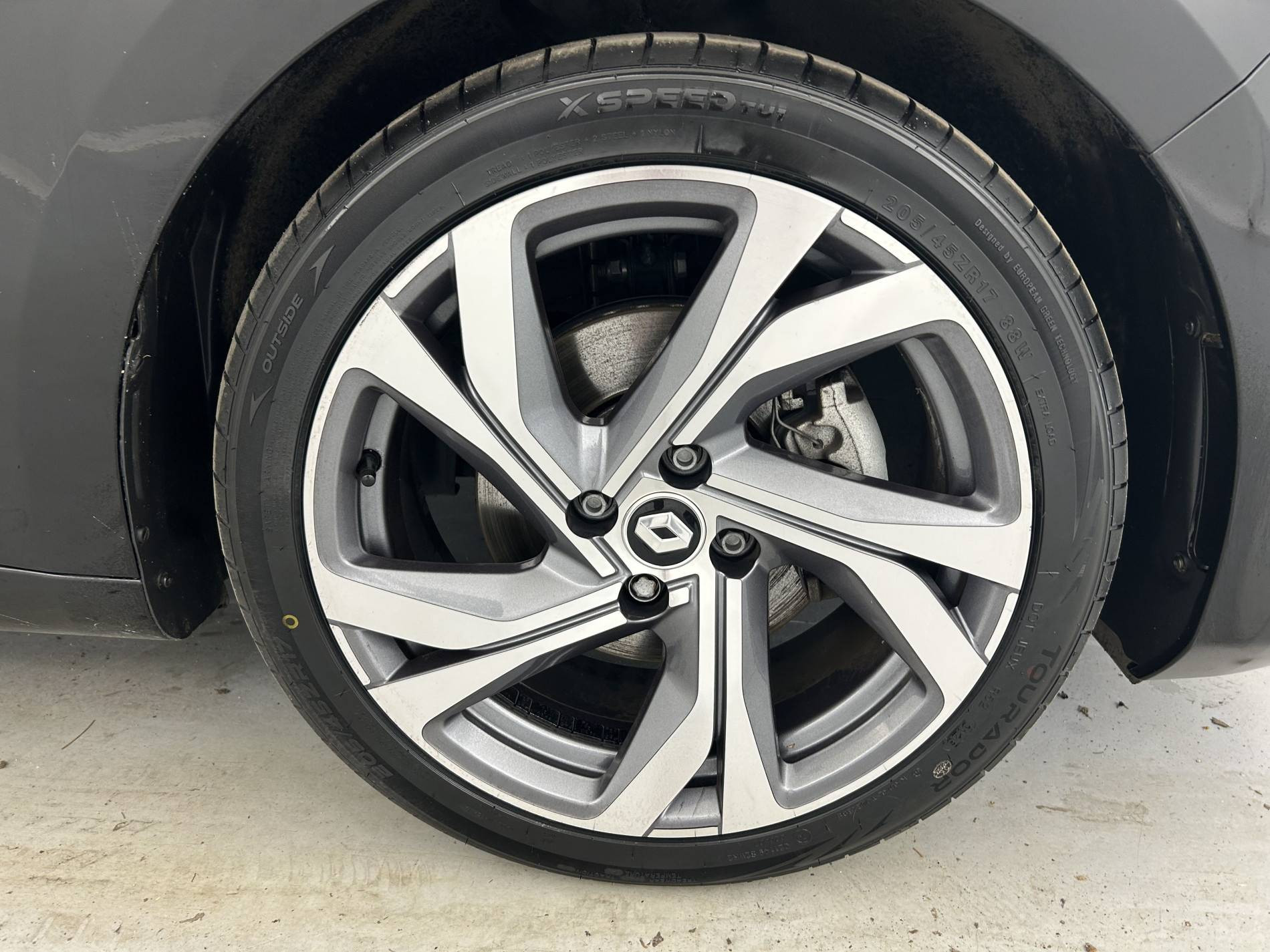 Vente en ligne Renault Clio 5 Clio E-Tech hybride 145 au prix de 17 990 €