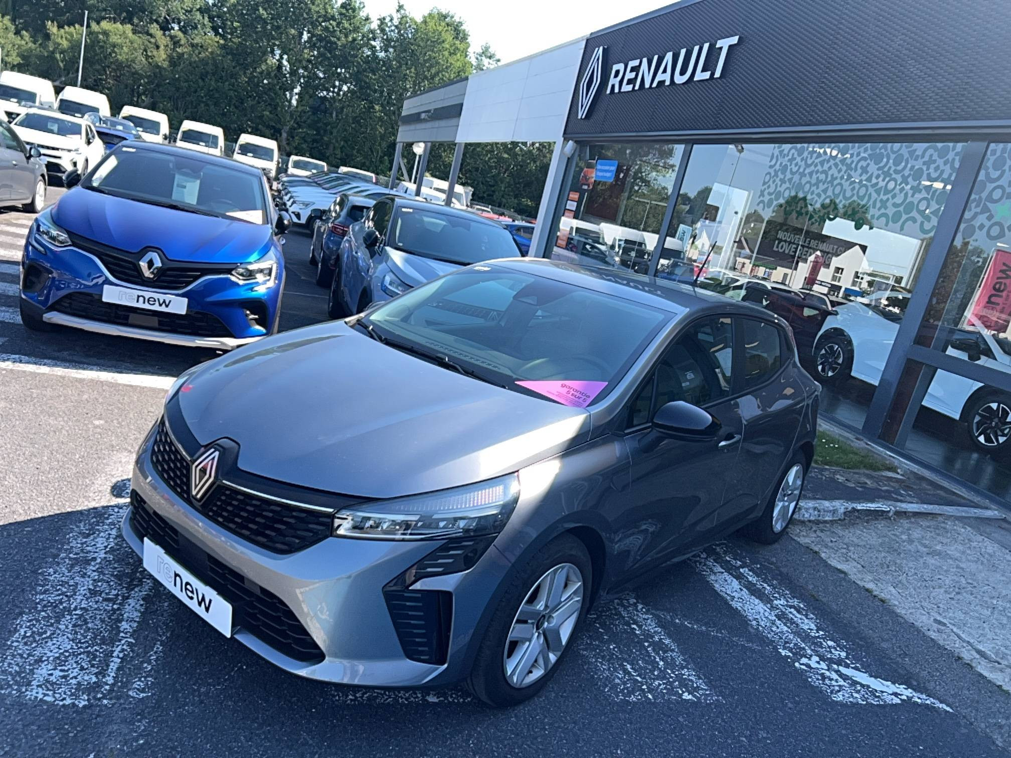 Vente en ligne Renault Clio 5 Clio TCe 90 au prix de 15 990 €