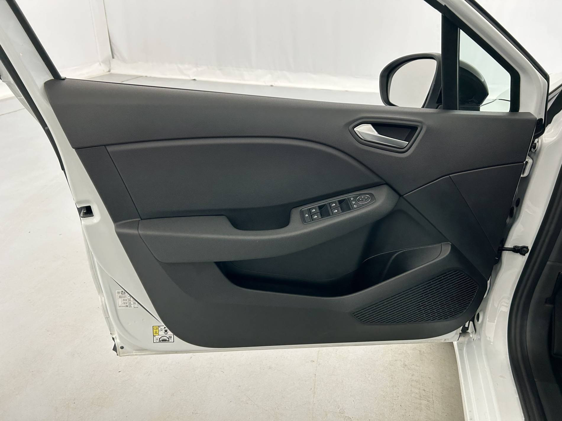 Vente en ligne Renault Clio 5 Clio E-Tech full hybrid 145 au prix de 16 991 €