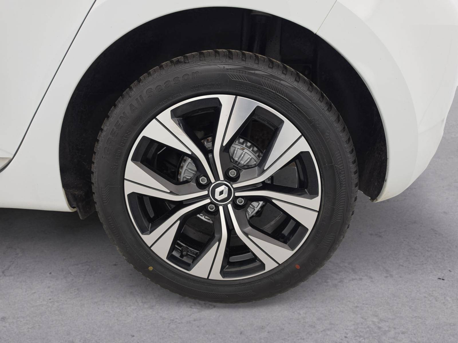 Vente en ligne Renault Clio 5 Clio TCe 90 au prix de 12 490 €