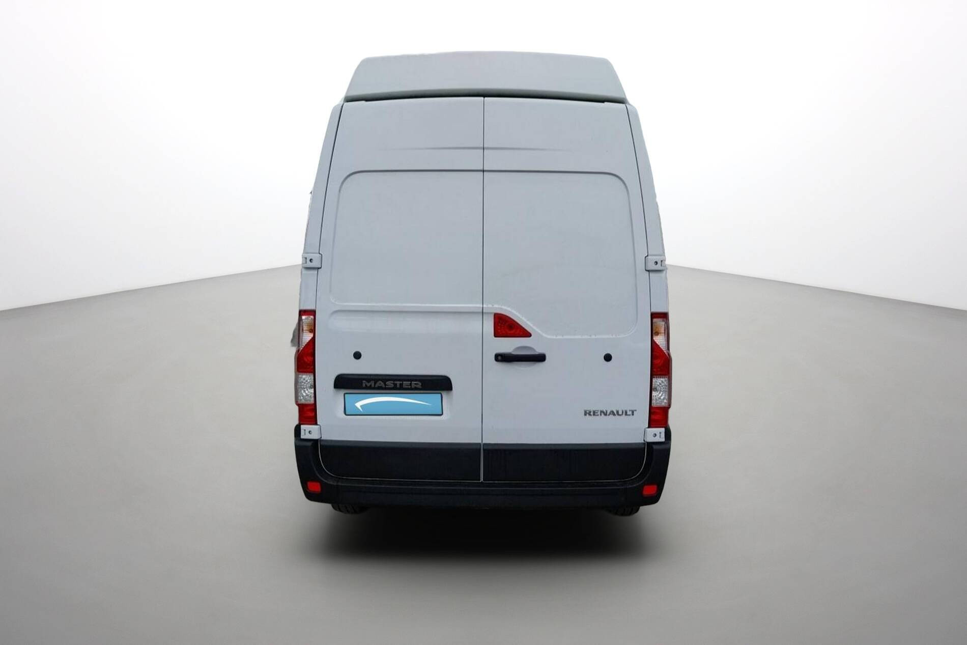 Vente en ligne Renault Master Fourgon MASTER FGN TRAC F3500 L3H3 BLUE DCI 135 au prix de 29 990 €