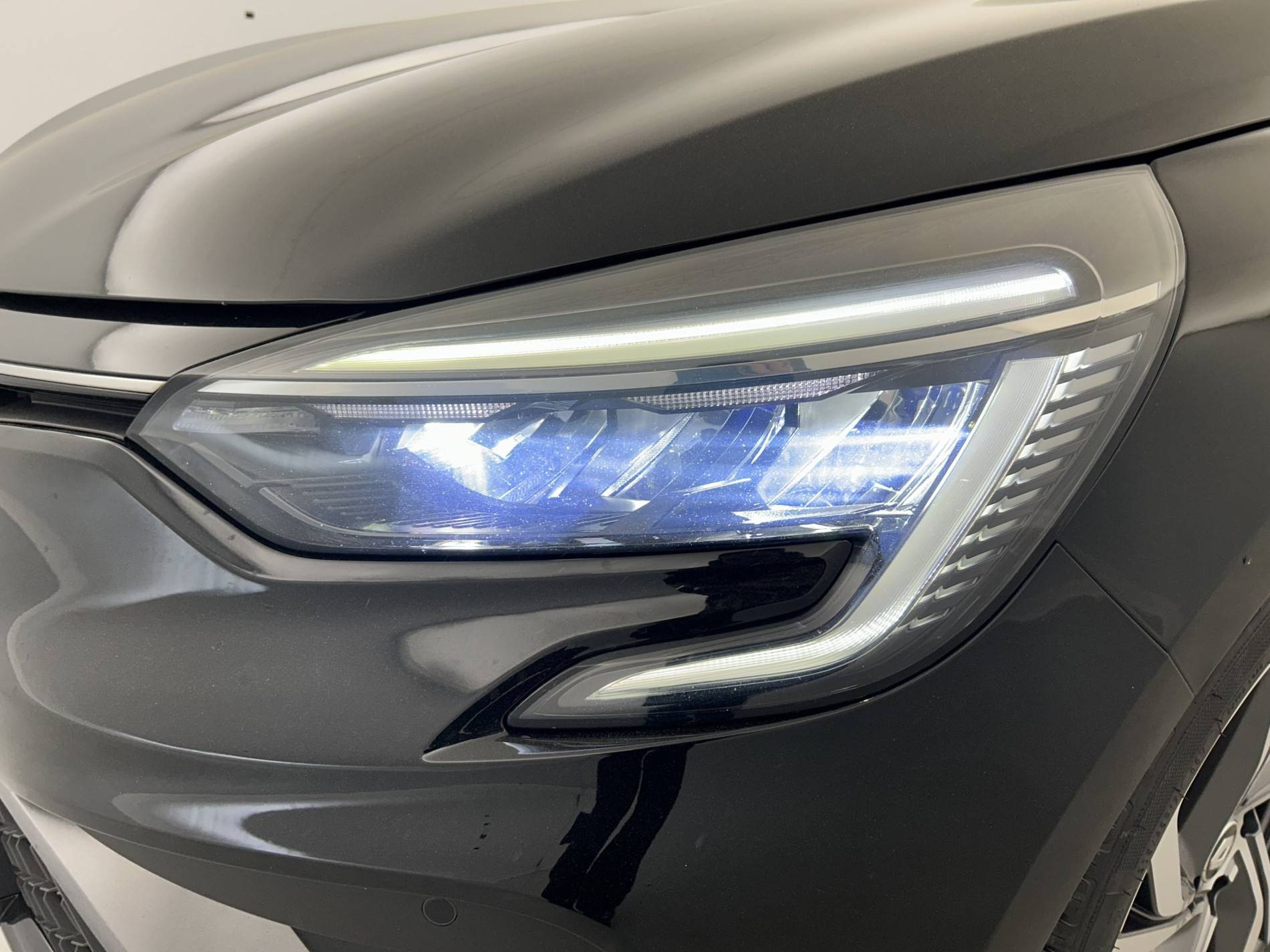 Vente en ligne Renault Clio 5 Clio E-Tech 140 - 21N au prix de 15 000 €