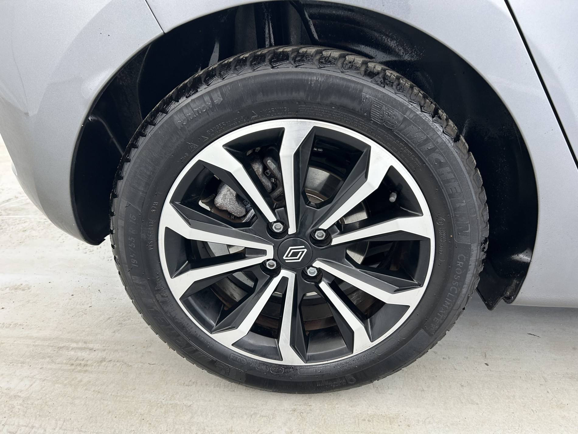 Vente en ligne Renault Clio 5 Clio E-Tech full hybrid 145 au prix de 18 390 €