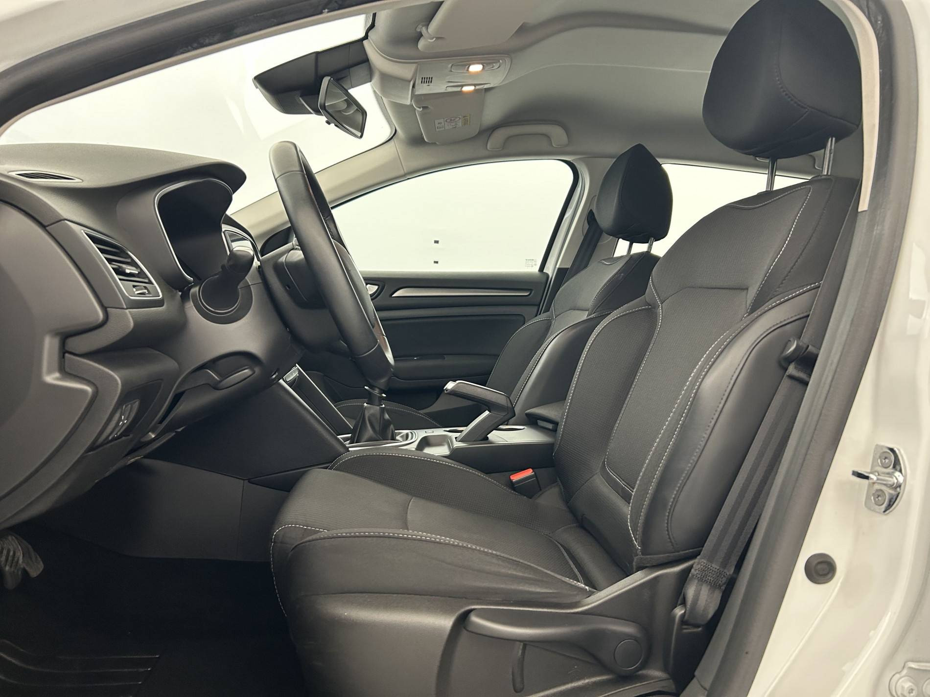 Vente en ligne Renault Megane 4 Estate Mégane IV Estate Blue dCi 115 - 21N au prix de 15 890 €