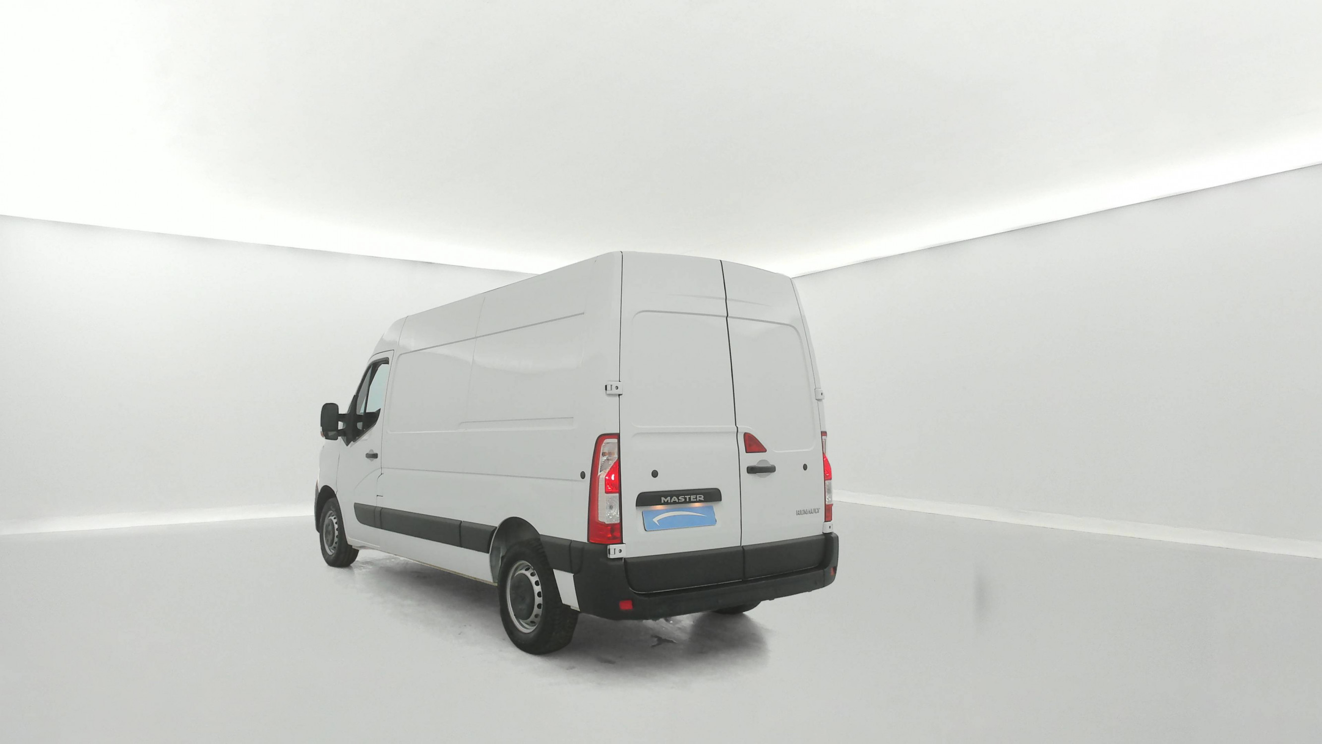 Vente en ligne Renault Master Fourgon MASTER FGN TRAC F3500 L2H2 BLUE DCI 135 au prix de 22 390 €