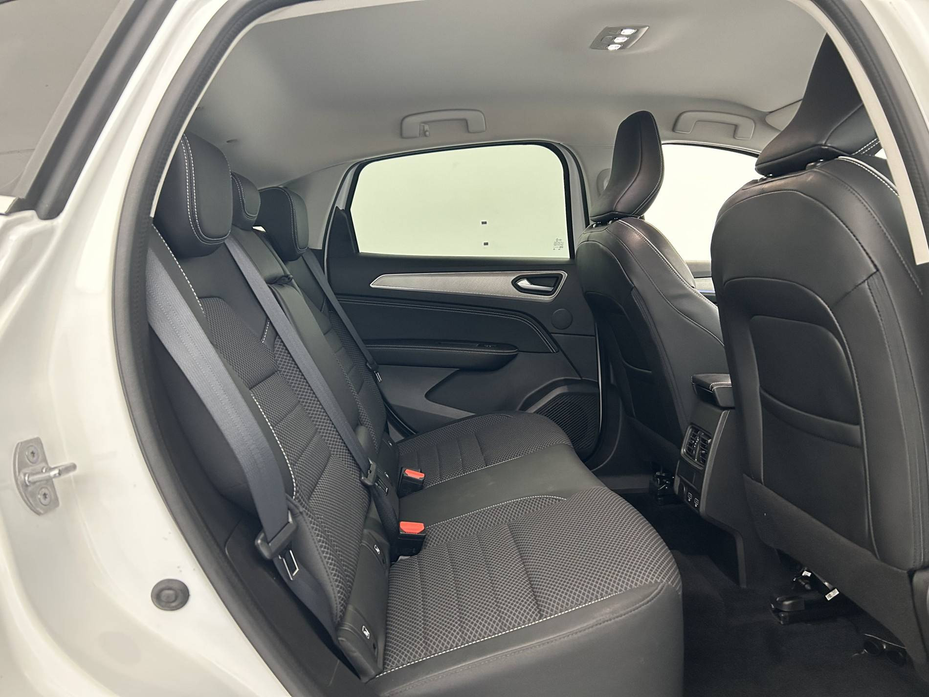 Vente en ligne Renault Arkana  E-Tech hybride 145 - 22 au prix de 20 990 €