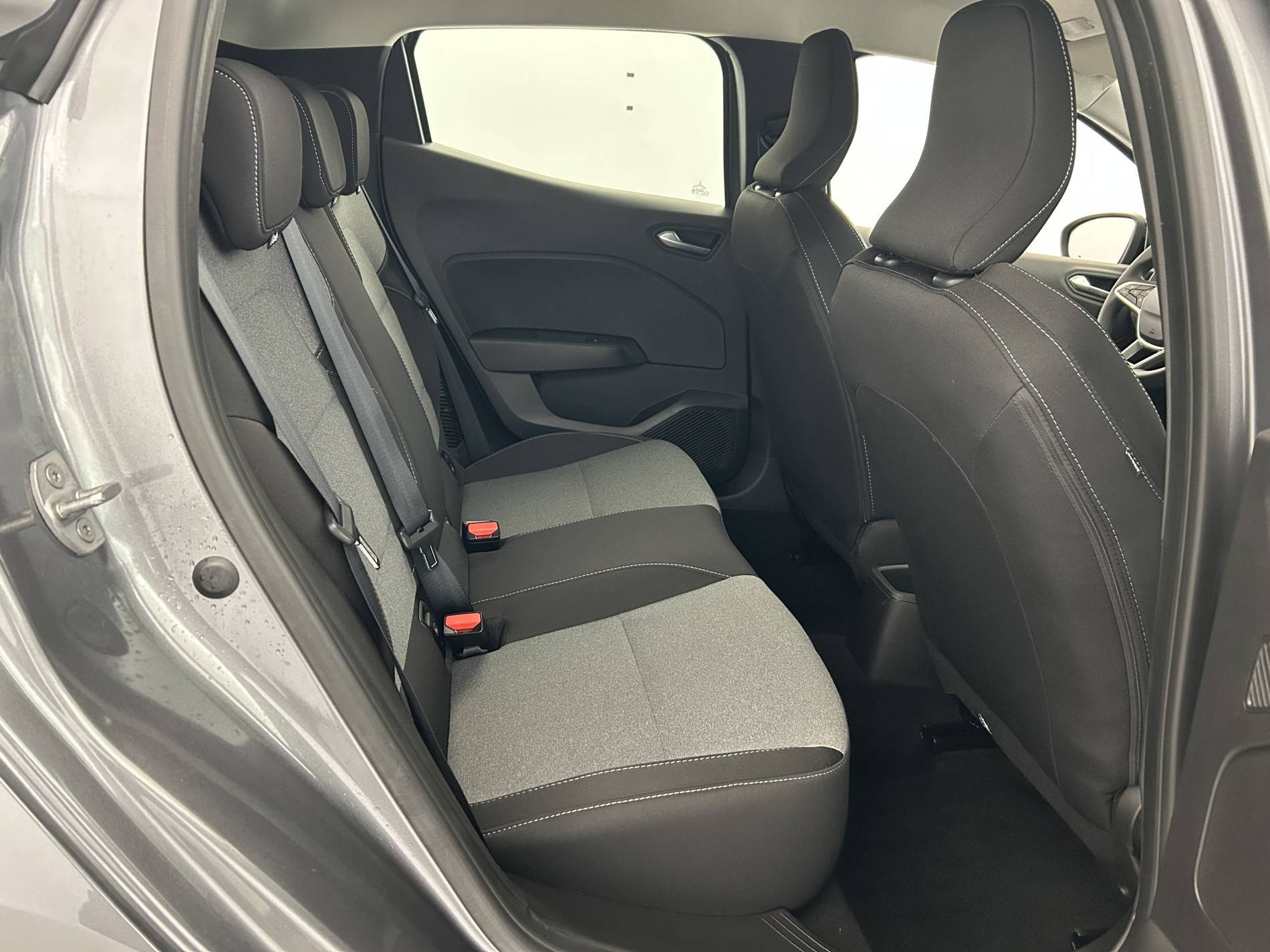 Vente en ligne Renault Clio 5 Clio E-Tech full hybrid 145 ch GSR2 au prix de 19 990 €