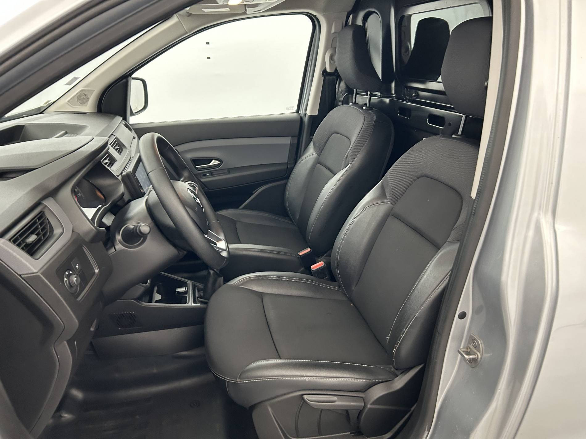 Vente en ligne Renault Express Van  BLUE DCI 95 au prix de 13 490 €