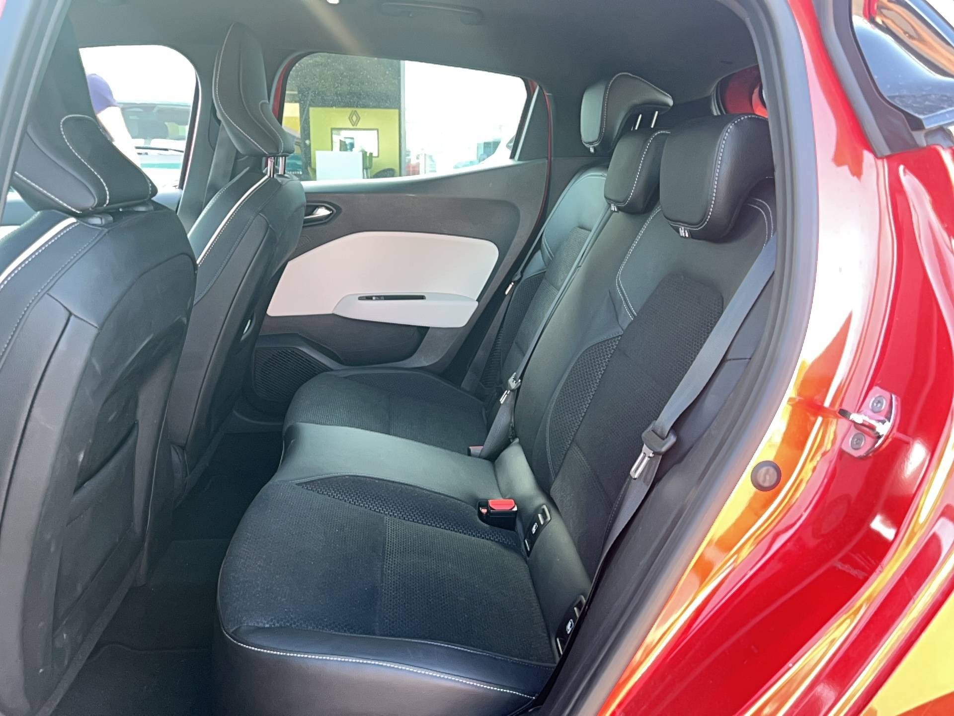 Vente en ligne Renault Clio 5 Clio E-Tech 140 au prix de 14 990 €