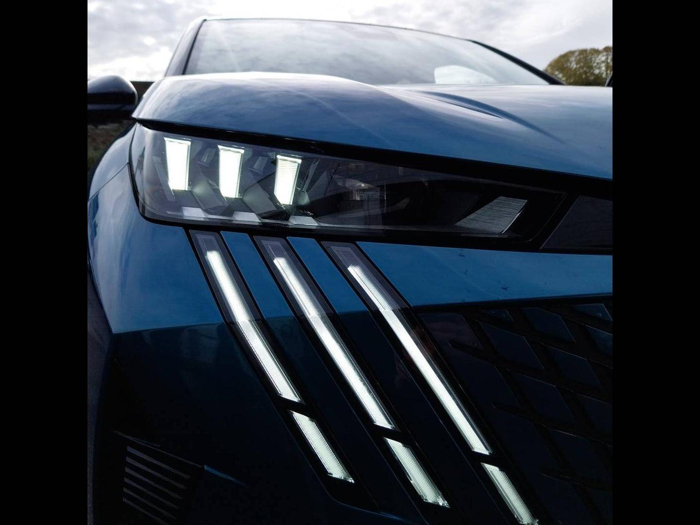 Vente en ligne Peugeot 3008  Hybrid 136 e-DCS6 au prix de 28 490 €