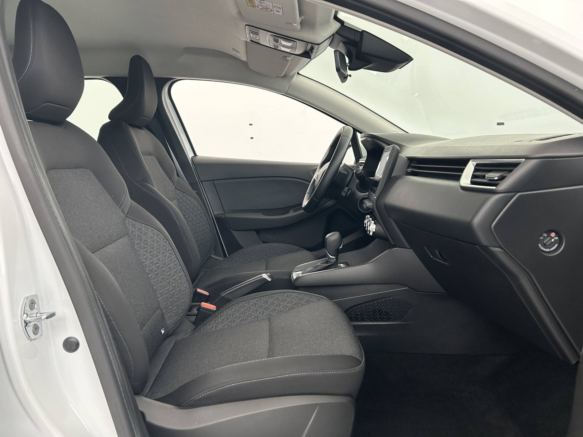 Vente en ligne Renault Clio 5 Clio E-Tech 140 - 21N au prix de 15 500 €