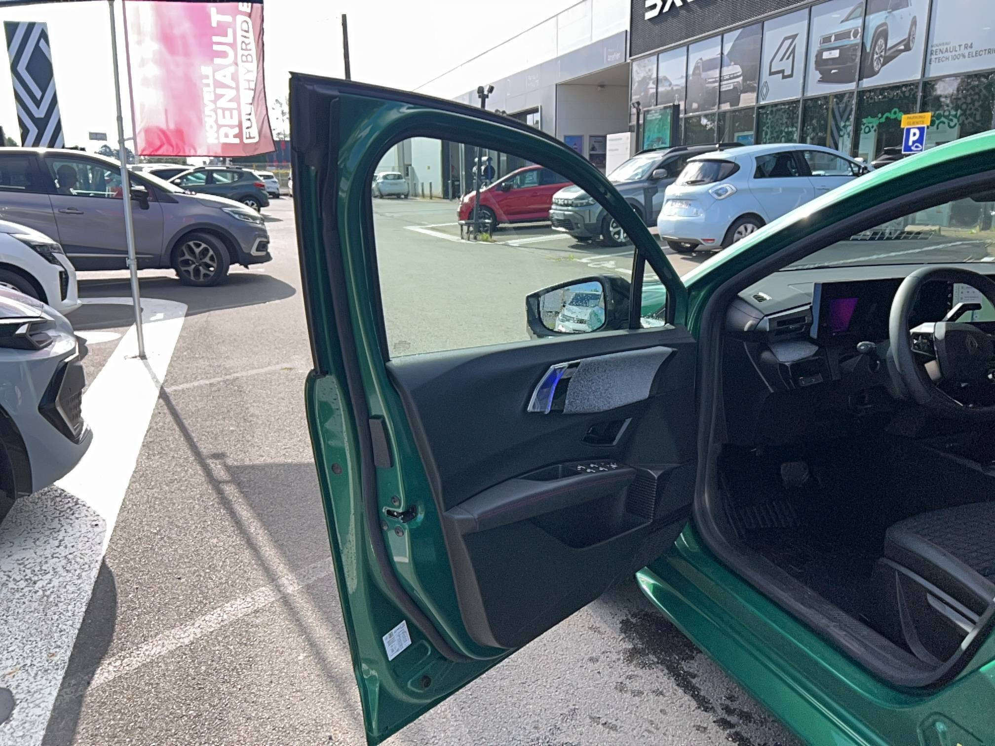 Vente en ligne Renault Clio 6 Clio E-Tech full hybrid 160 ch au prix de 27 490 €