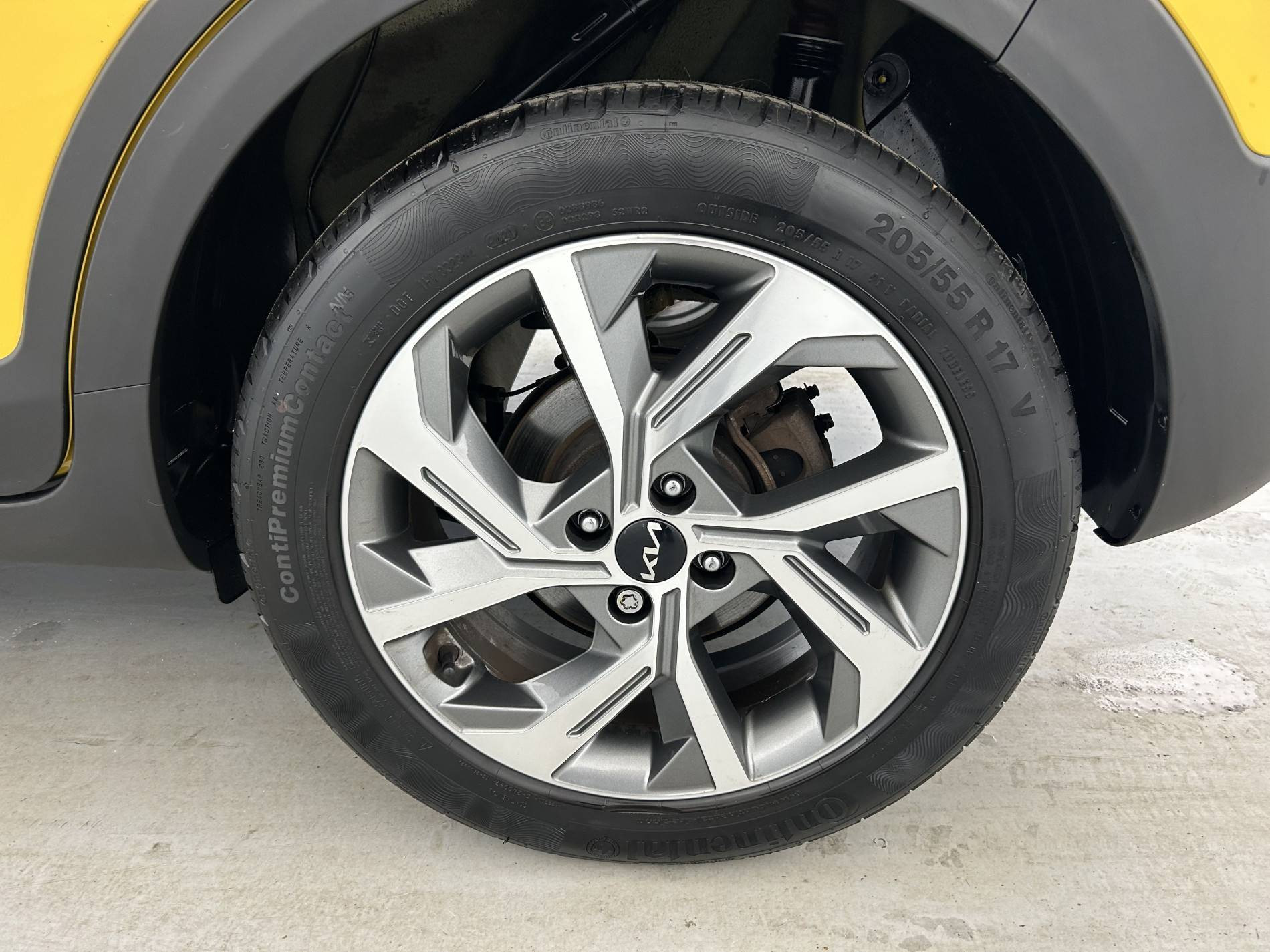 Vente en ligne Kia Stonic  1.0 T-GDi 120 ch MHEV DCT7 au prix de 17 500 €
