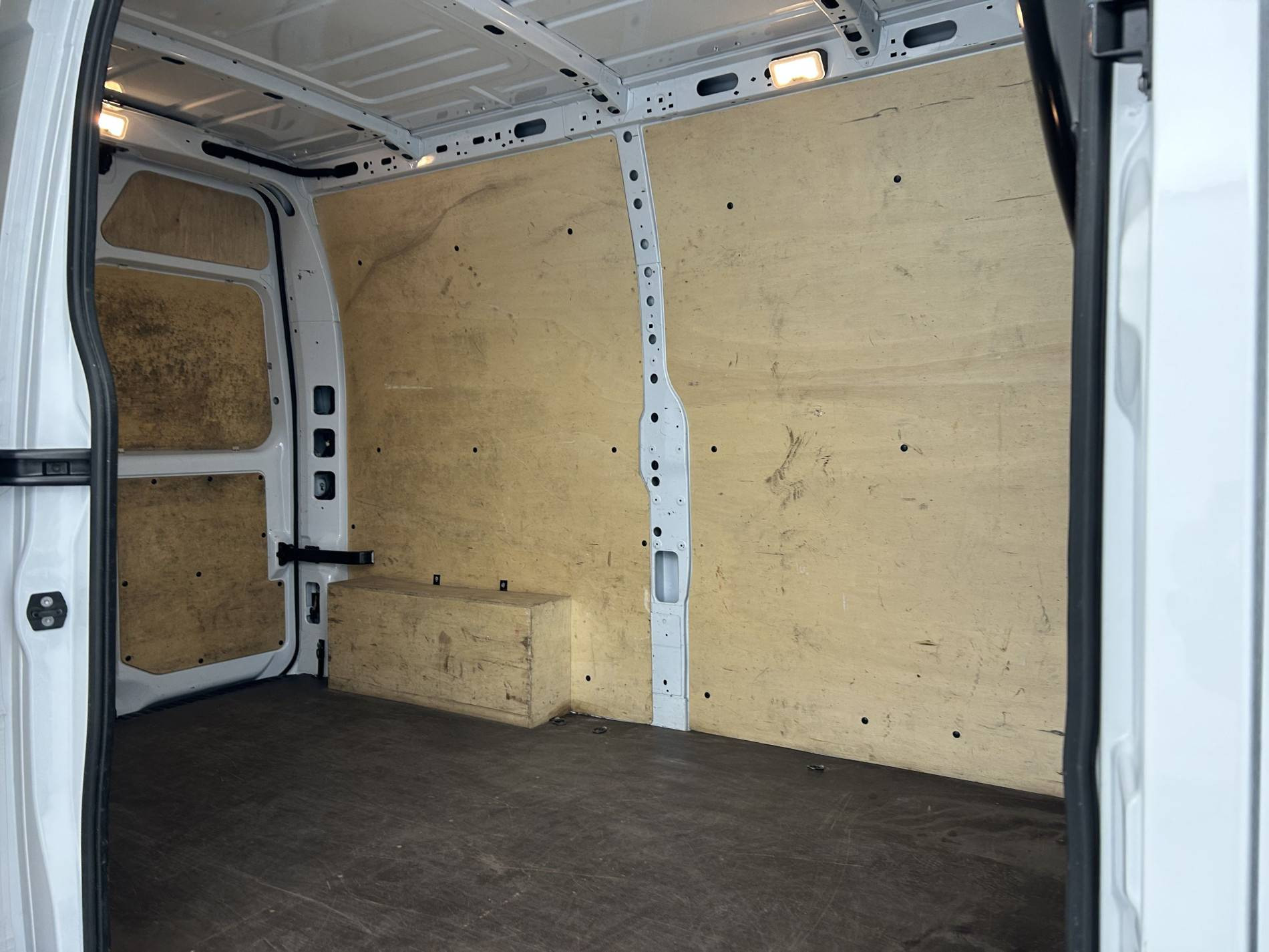 Vente en ligne Renault Master Fourgon MASTER FGN TRAC F3500 L2H2 BLUE DCI 135 au prix de 26 990 €